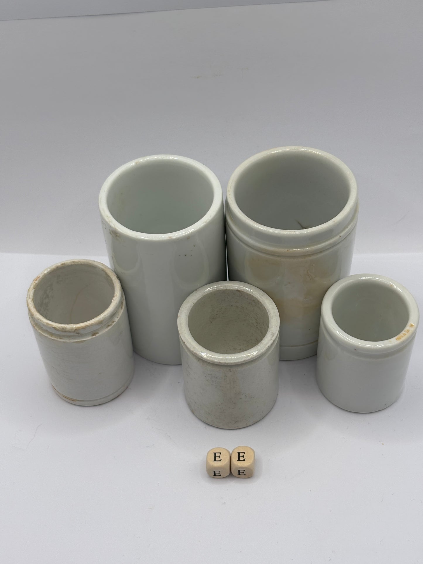5 old stoneware pots (EE)