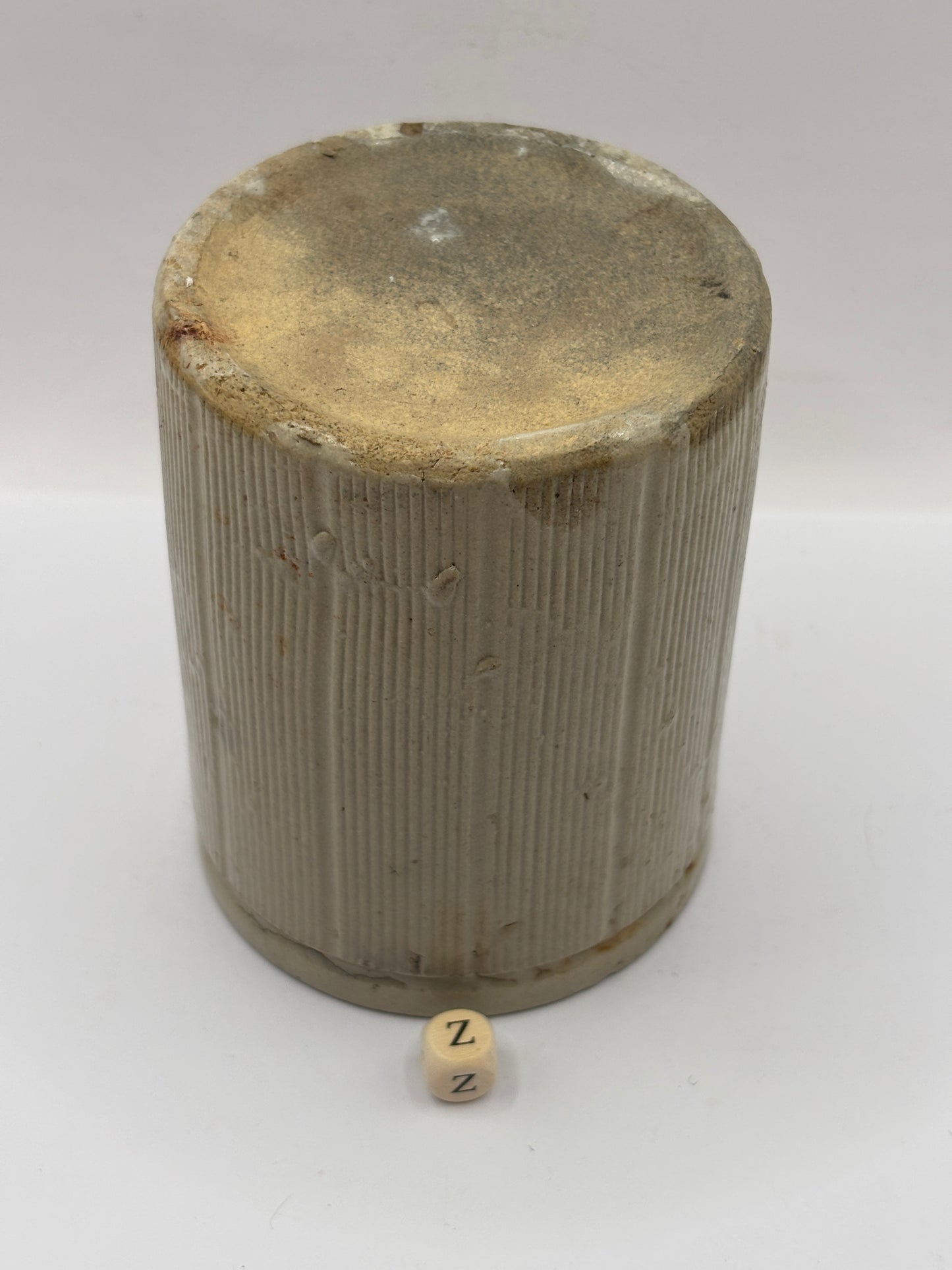 Old 1lb ribbed stoneware jam pot (z)