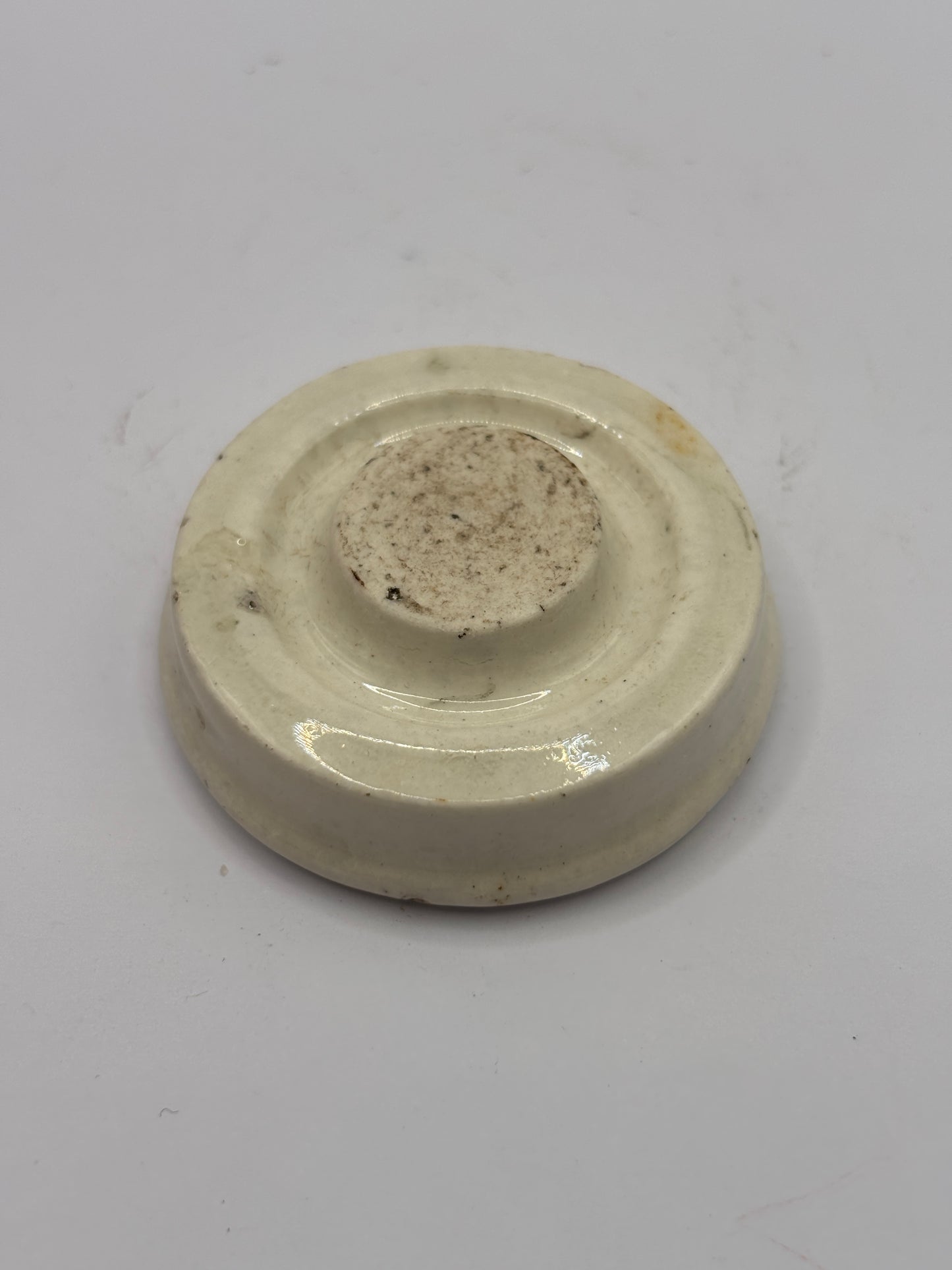 Old plain stoneware eye ointment (c)