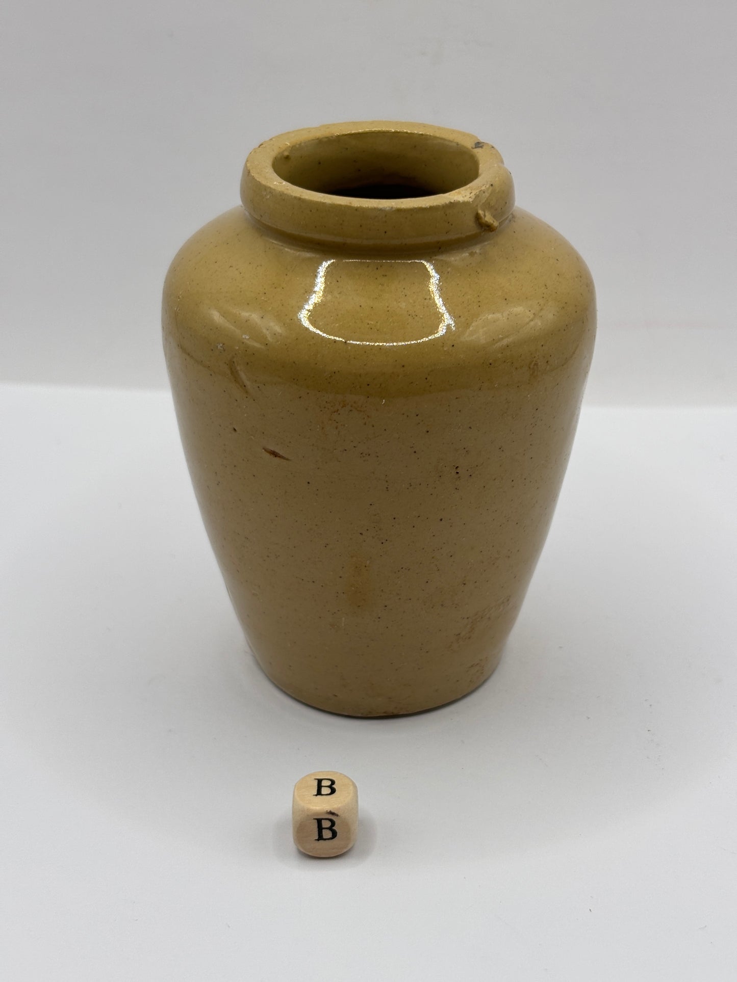 Old advertising cream pot, Manchester creamery Hailwoods cream (B) chipped