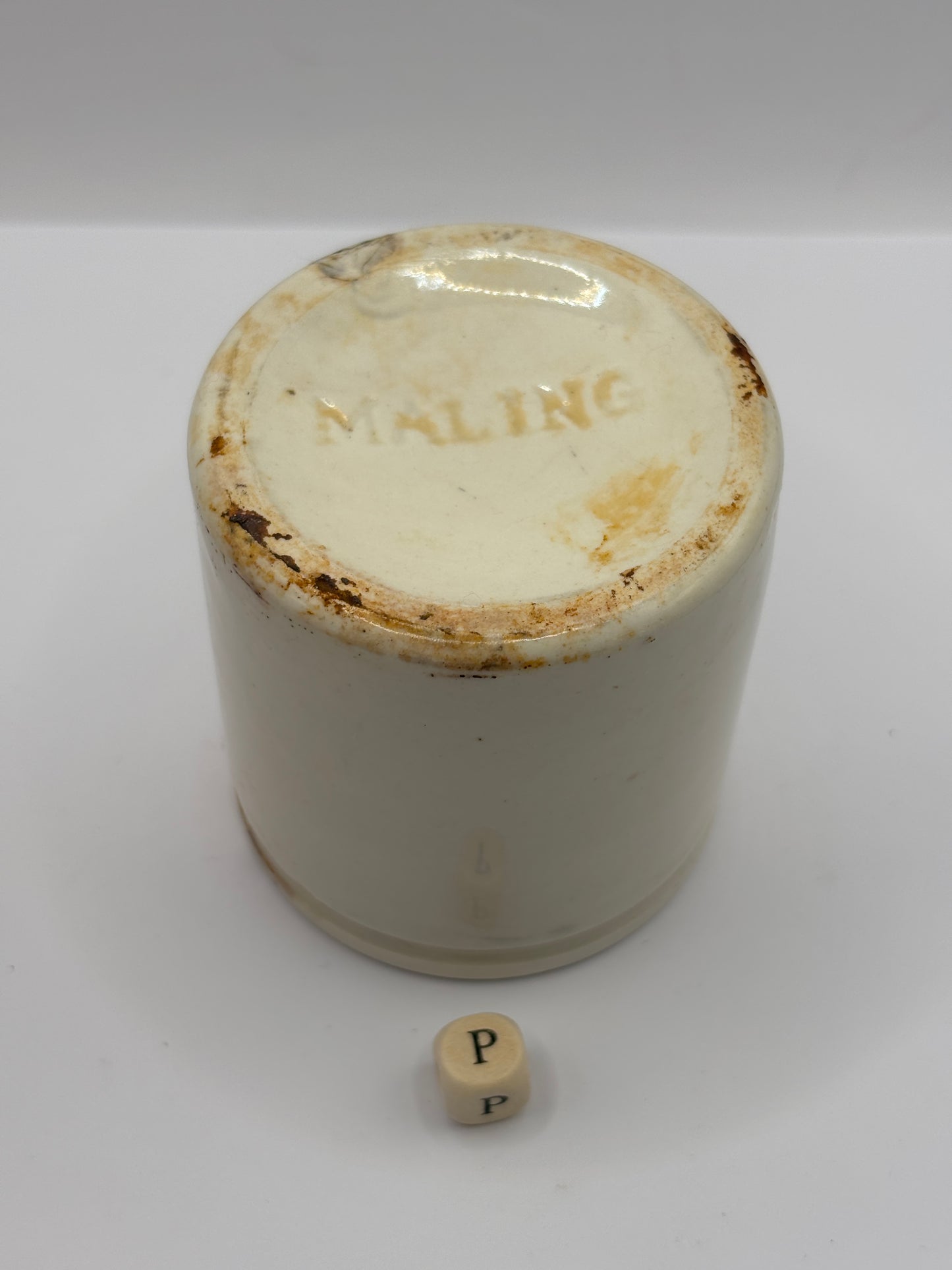 Old chunky stoneware Mailing pot (P)