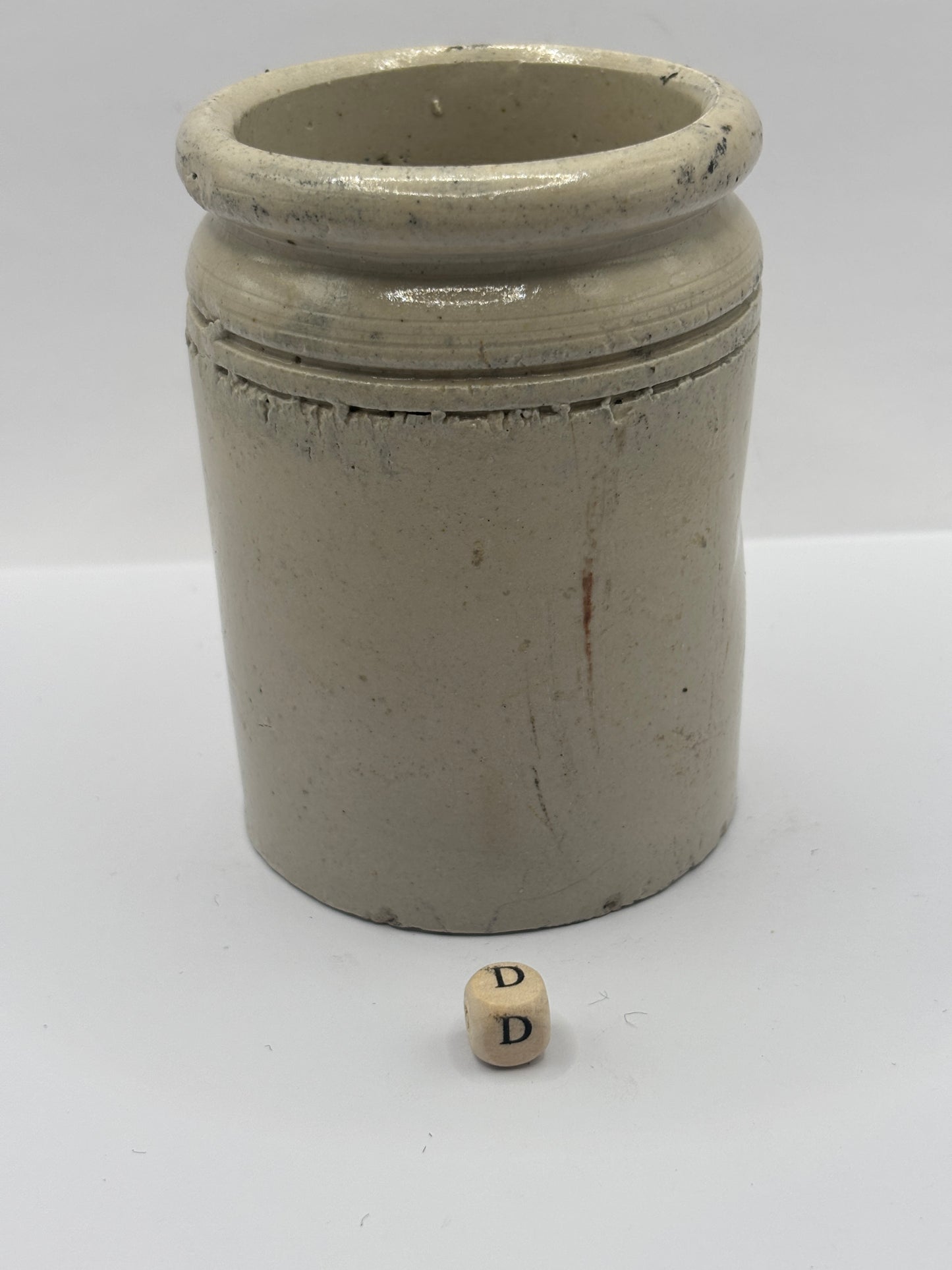 Old 1lb rolled top stoneware jam pot (D)