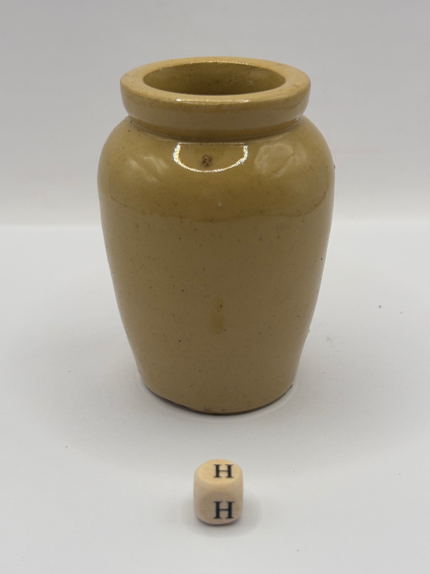 Old advertising cream pot, Manchester creamery Hailwoods (H)