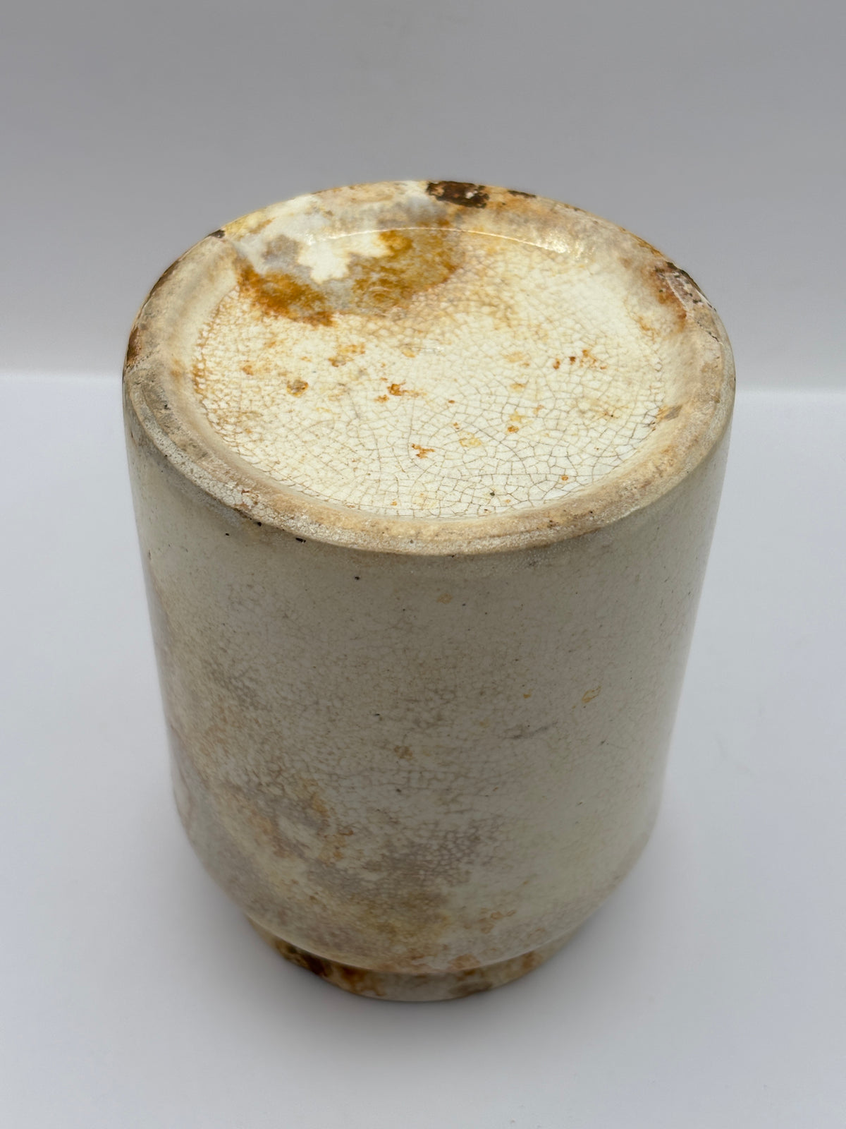 Old 1lb rolled top stoneware jam pot stained & crazed
