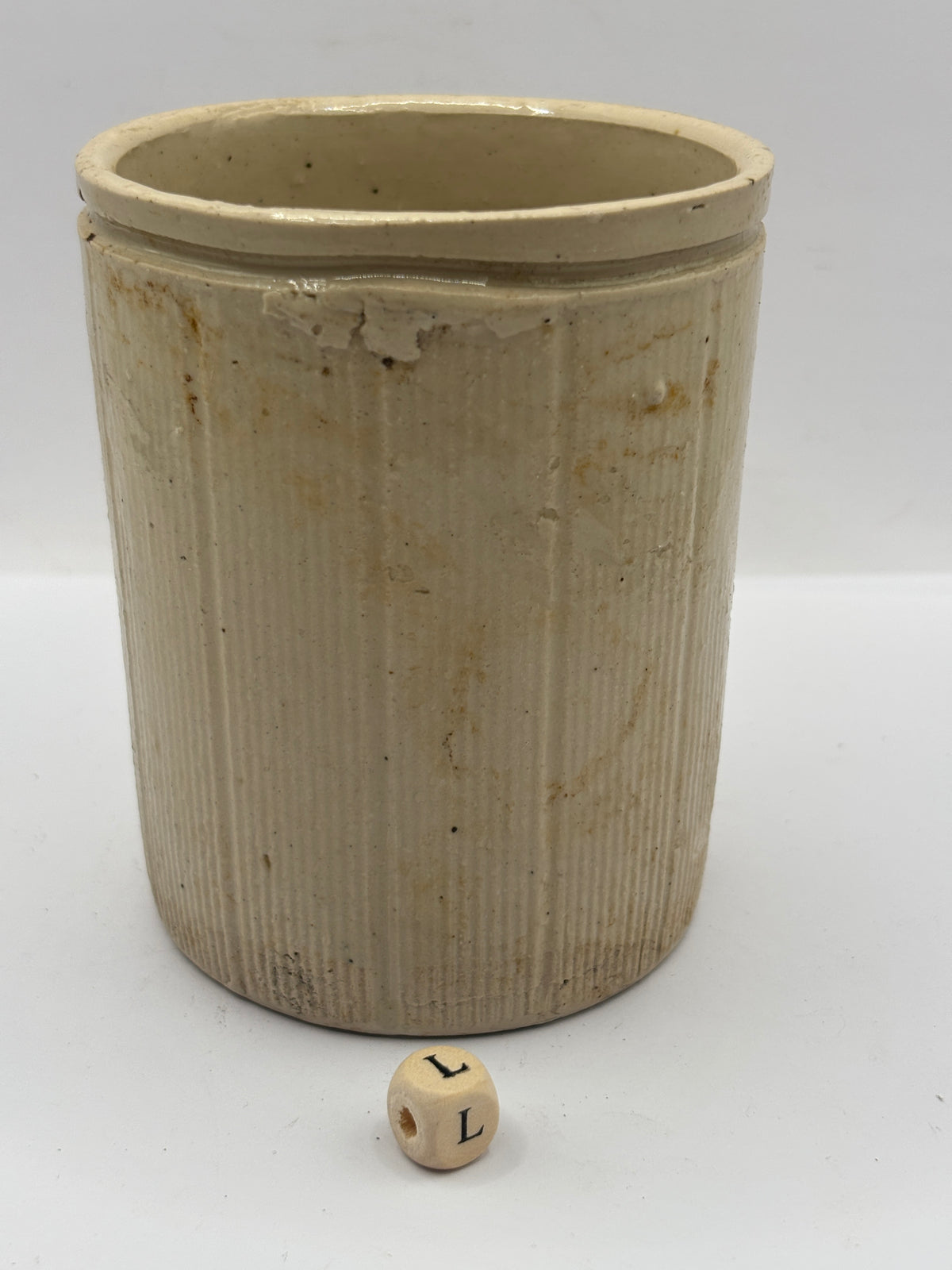 Old 1lb ribbed stoneware jam pot (L)