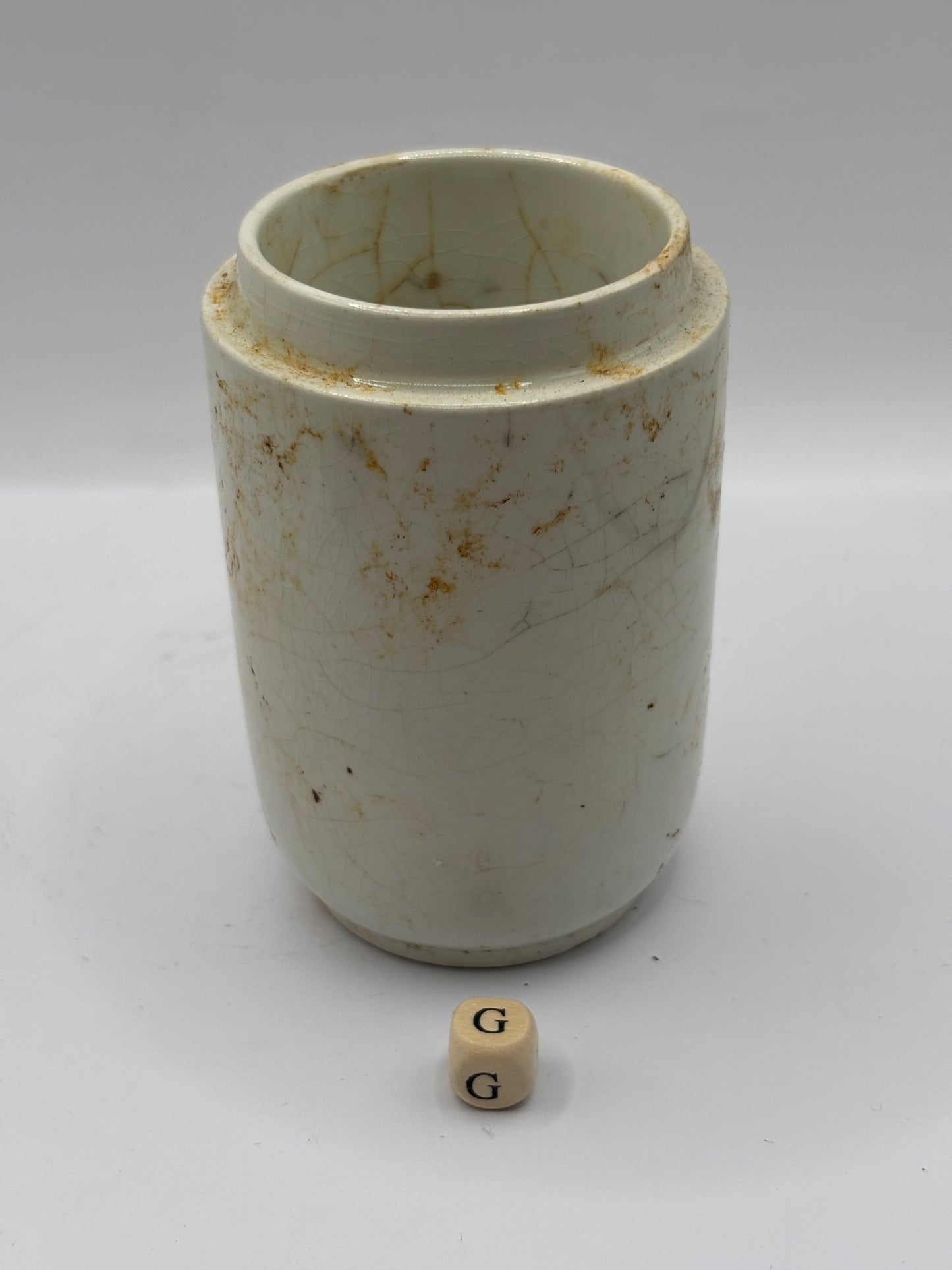 Old white stoneware jar (G)
