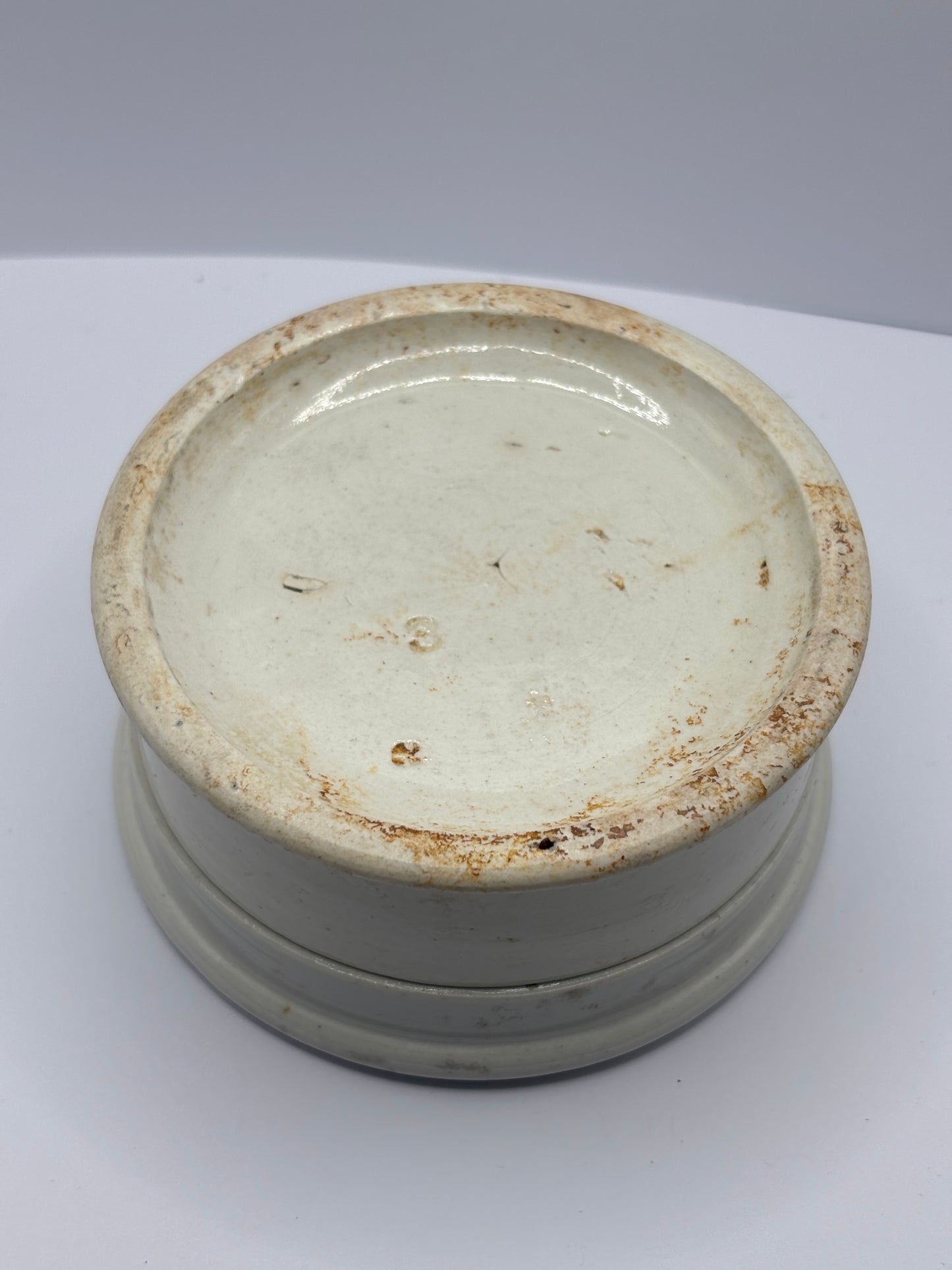 Old plain pot lid and base