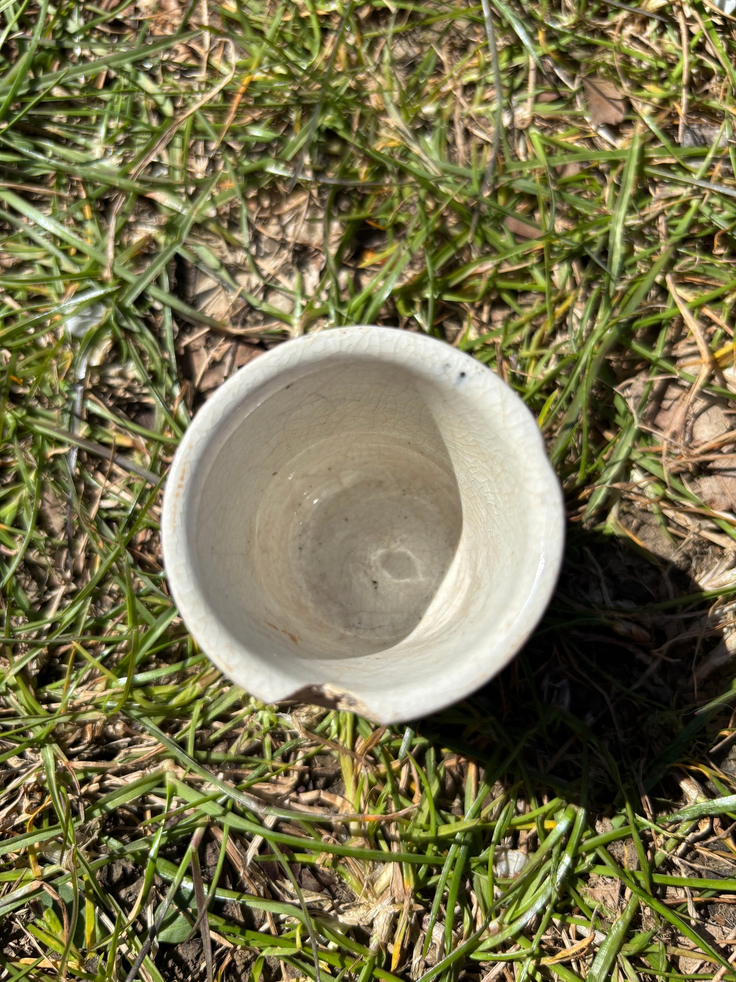 Large size Holloway’s advertising ointment pot. Chipped