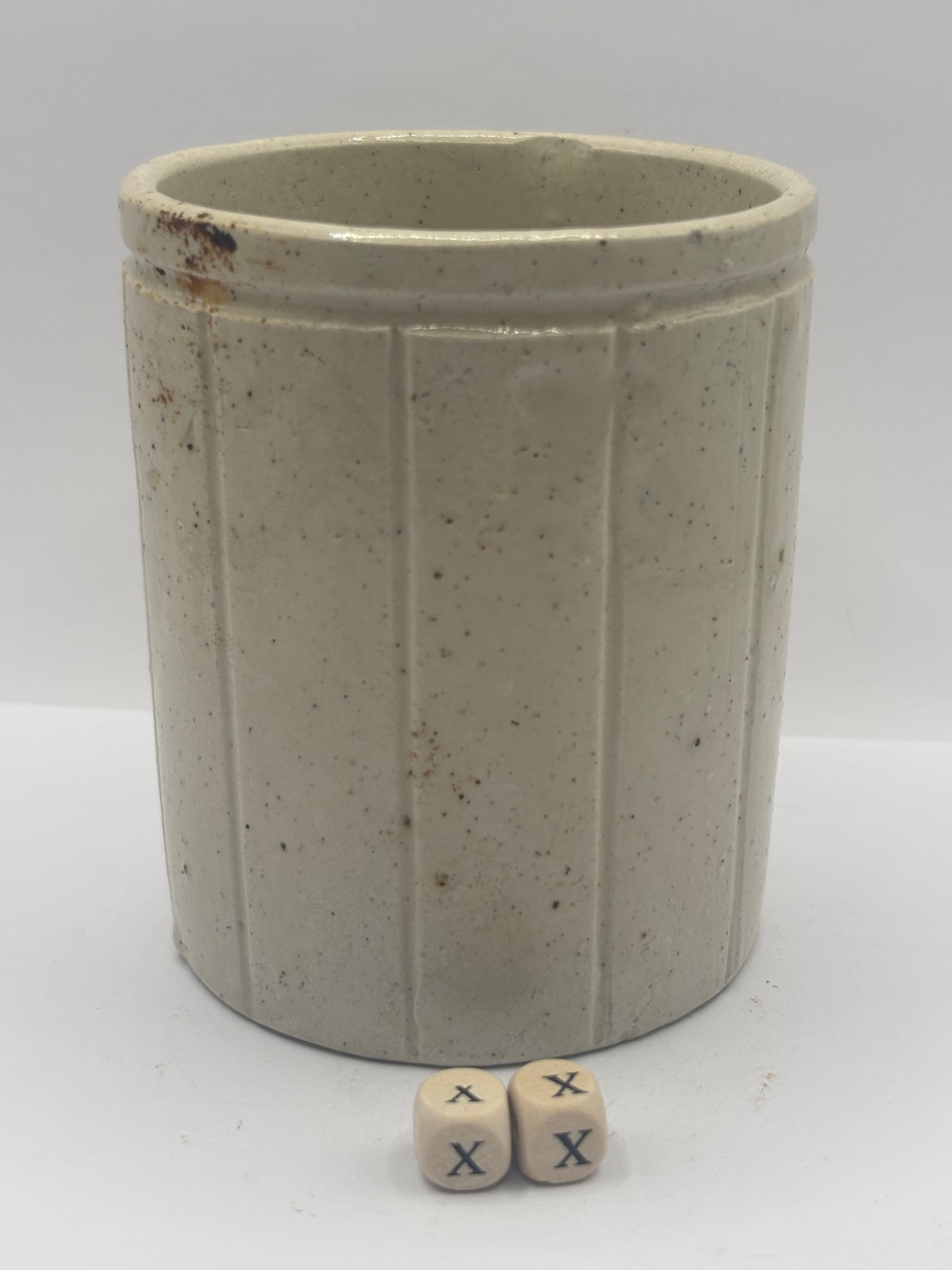 Old 1lb ribbed Hartleys stoneware jam pot (xx)