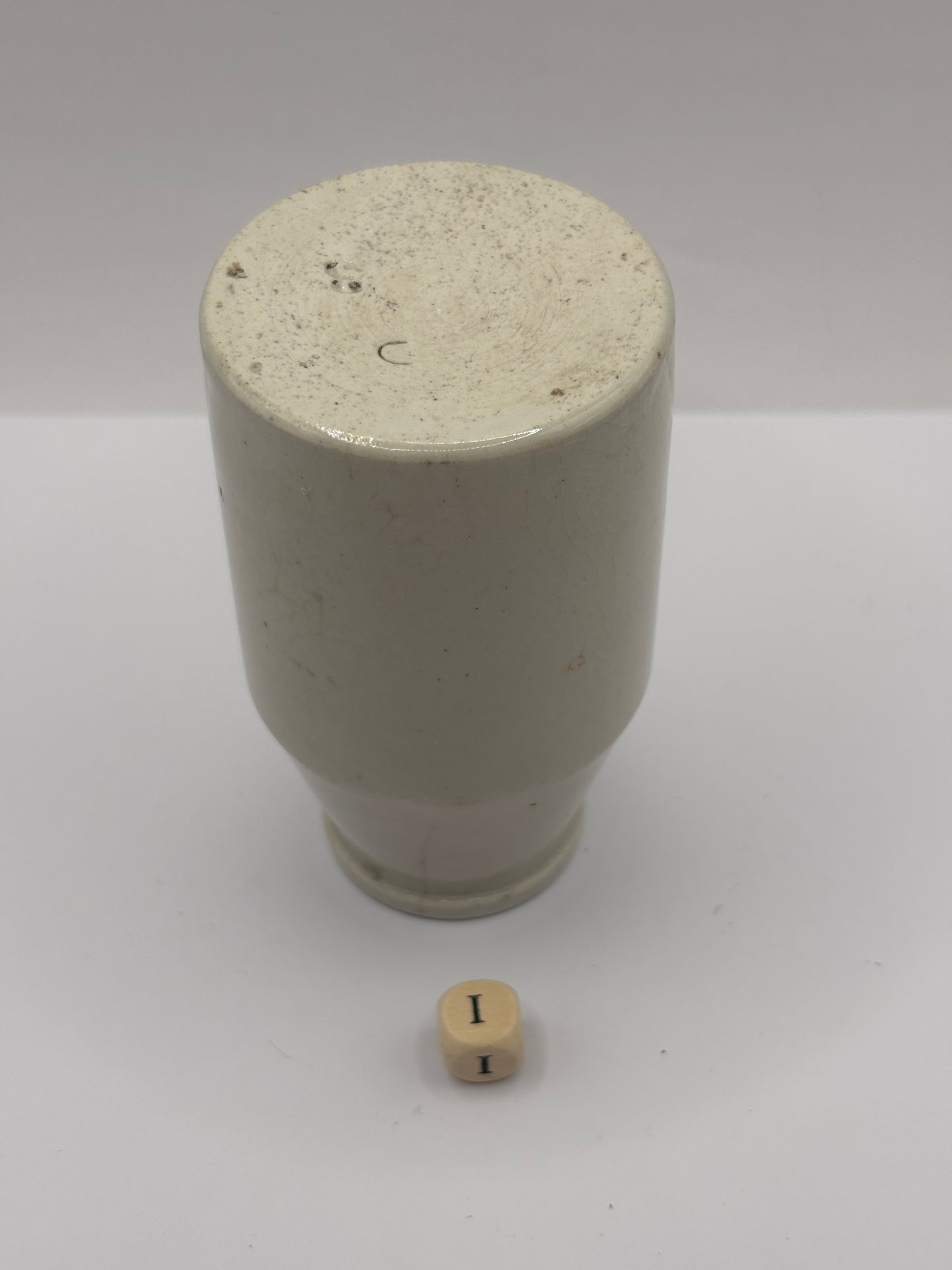 Old white stoneware jar, creamer, churn (i)