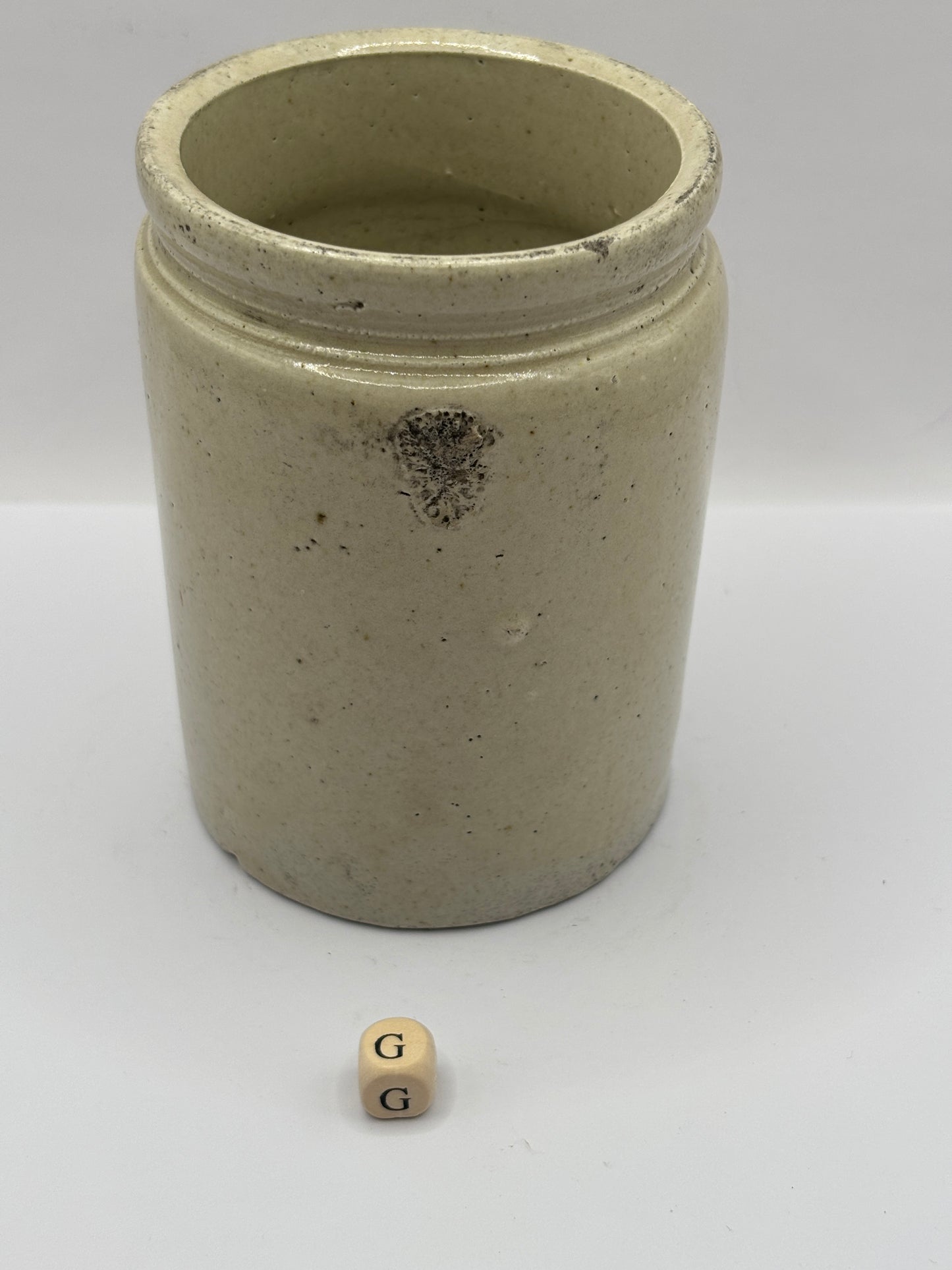 Old 1lb rolled top stoneware jam pot (G)