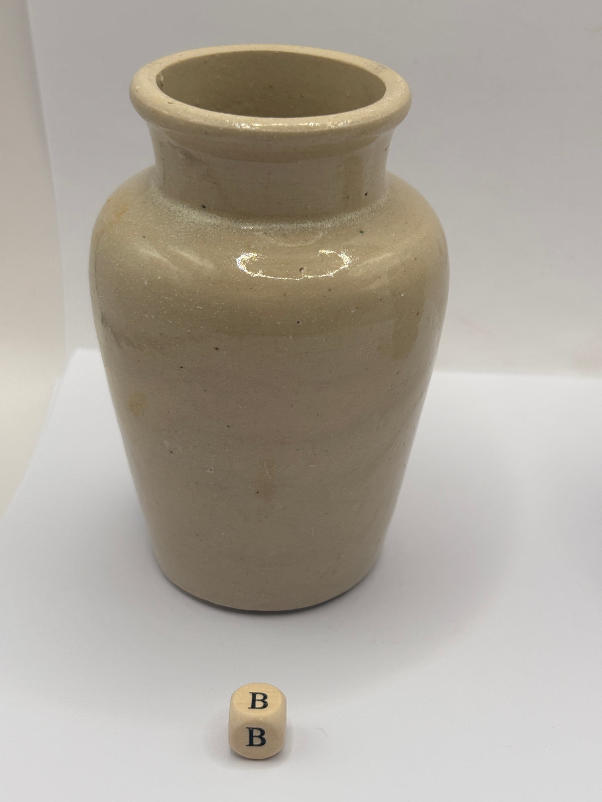 Old advertising cream pot, Carricks Cumberland dairy (B)