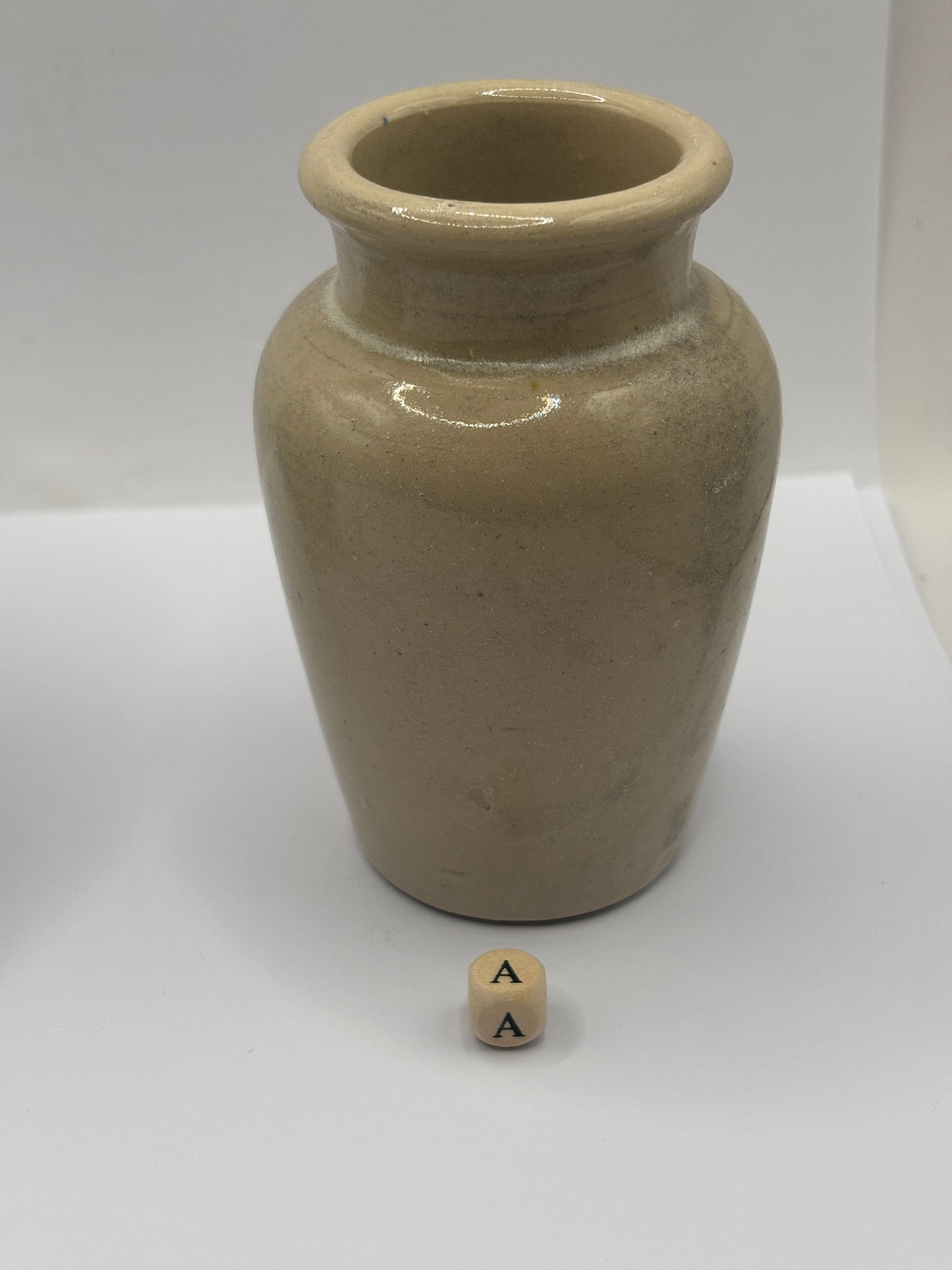 Old advertising cream pot, Carricks Cumberland dairy (a)
