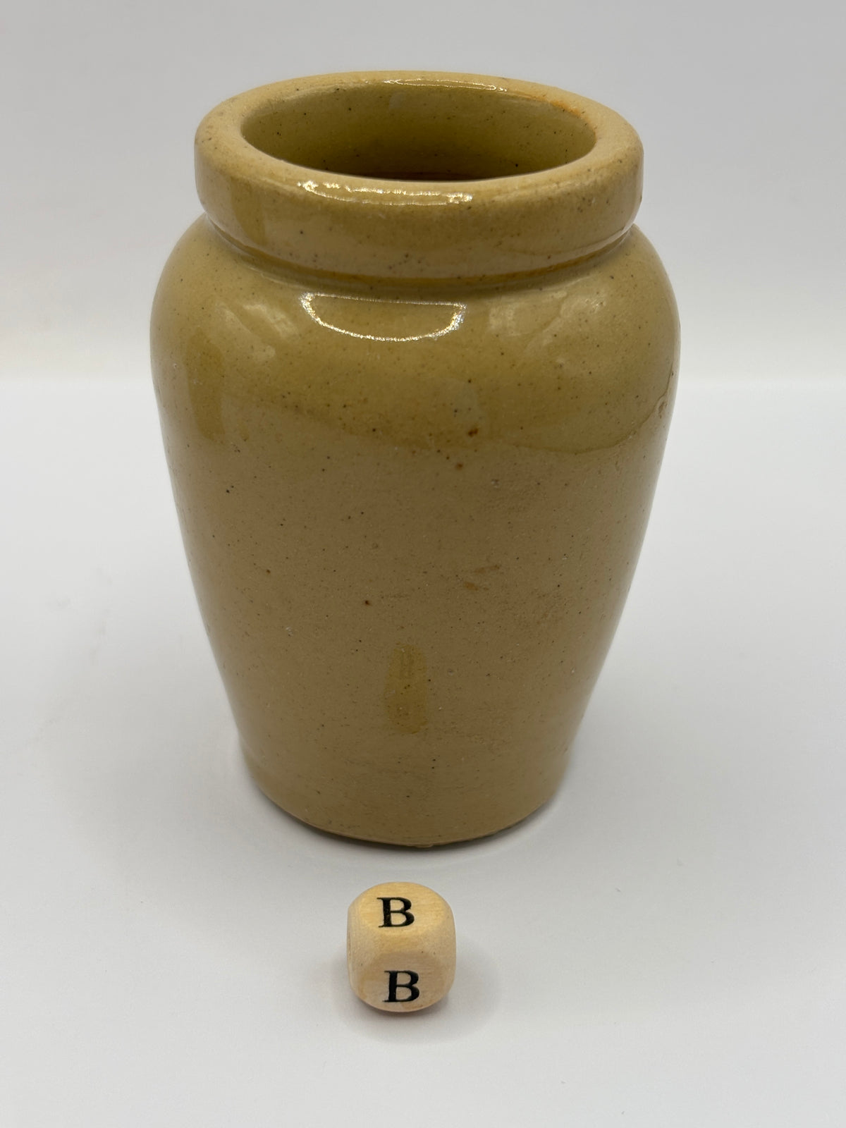 Old advertising cream pot, Hailwoods rich cream (B)