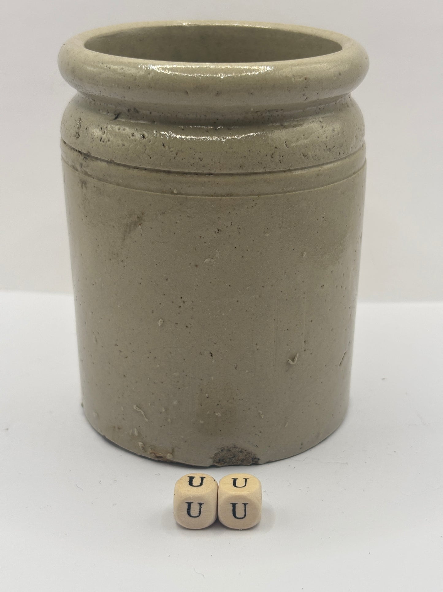 Old 1lb rolled top stoneware jam pot (UU)