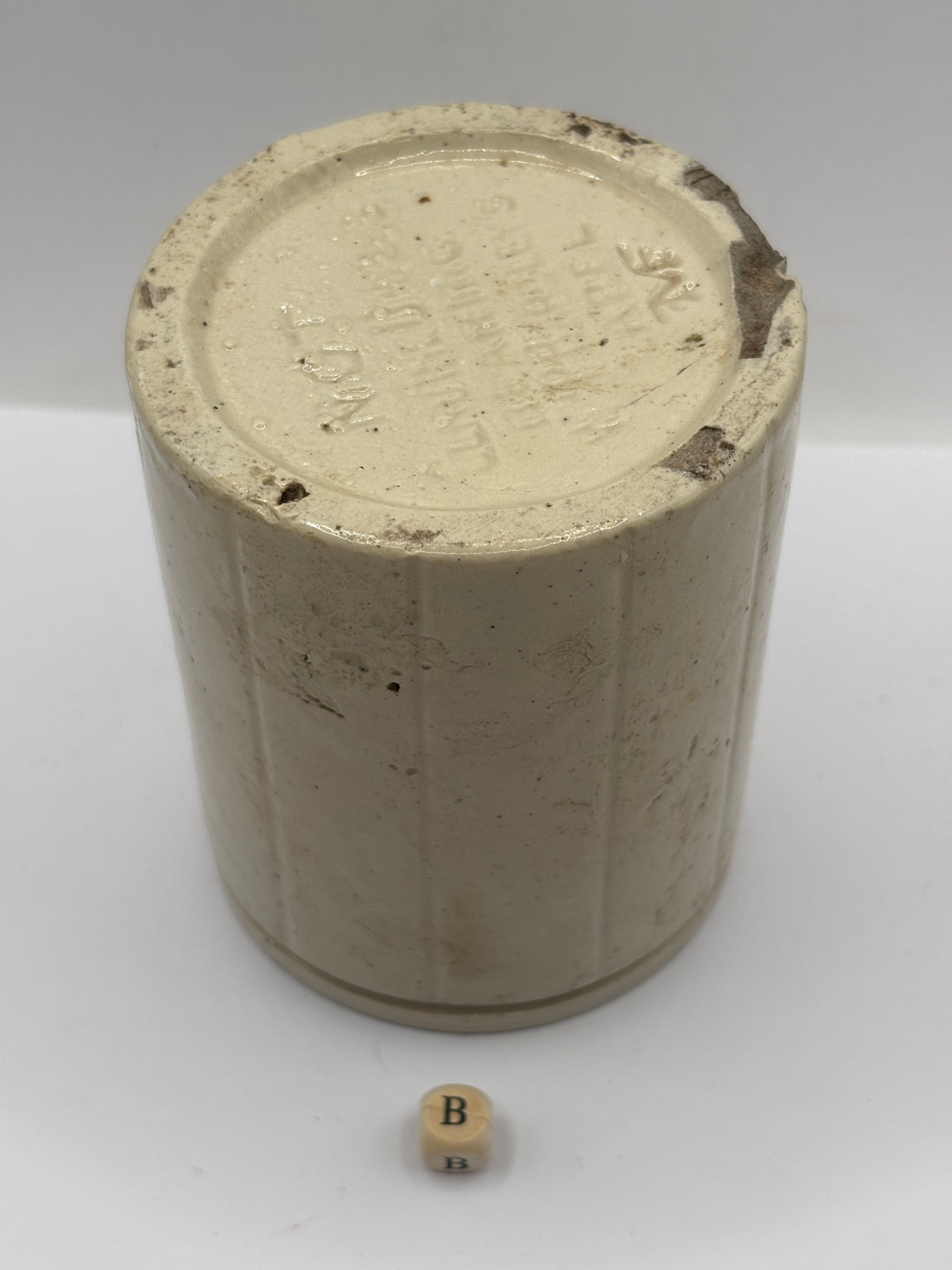 Old 1lb ribbed stoneware jam pot (B)