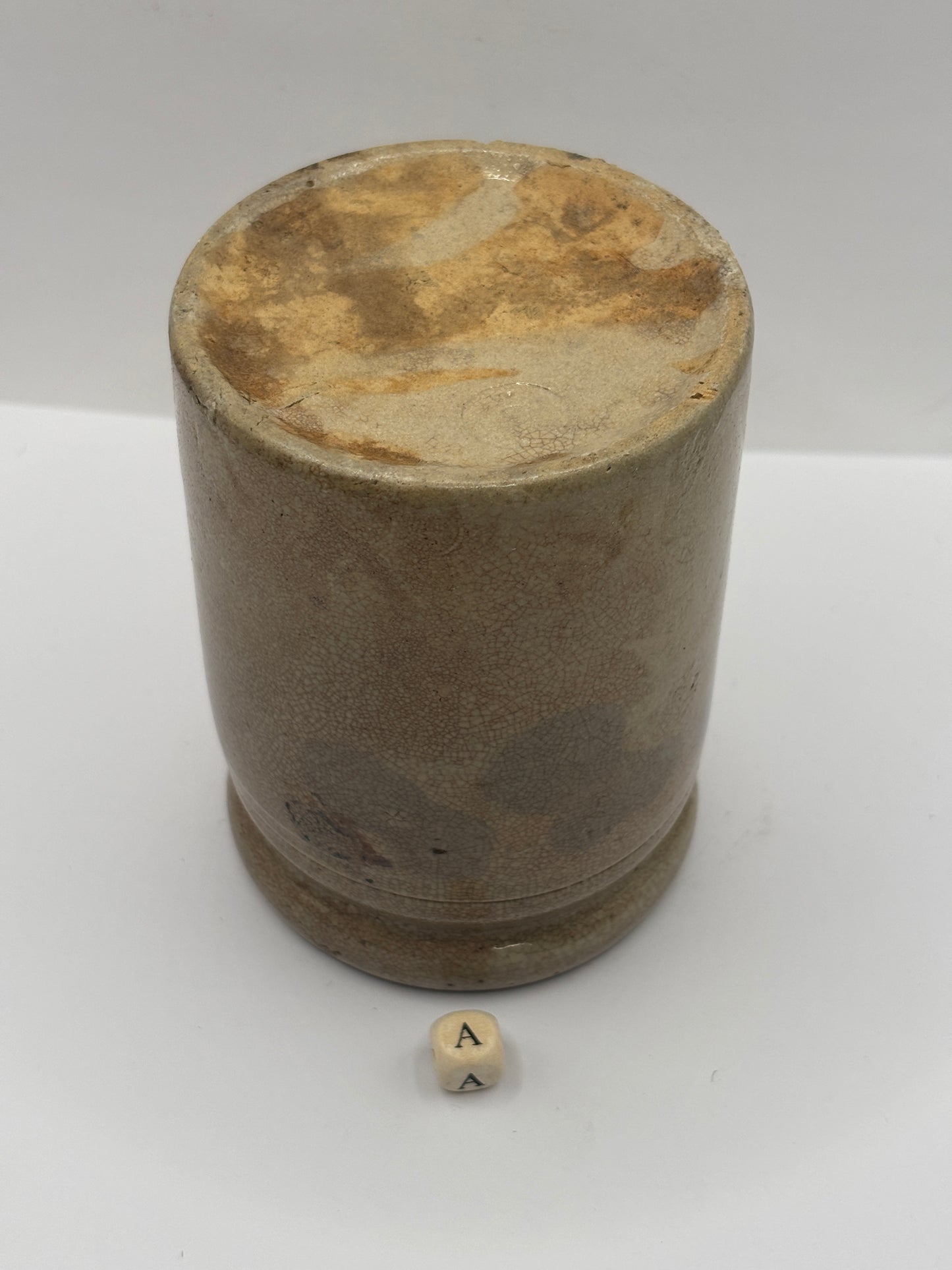 Old 1lb rolled top stoneware jam pot (a) stained & crazed