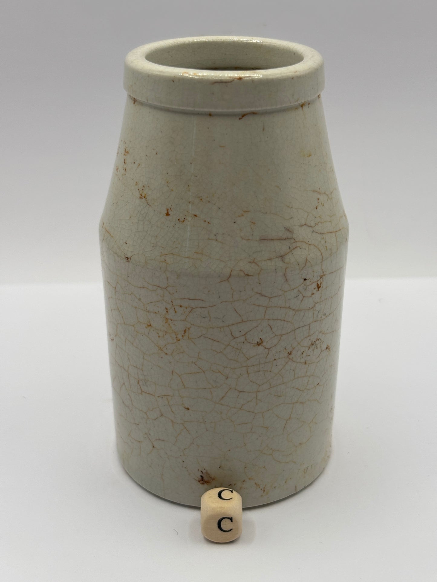 Old white stoneware jar, creamer, churn (c)