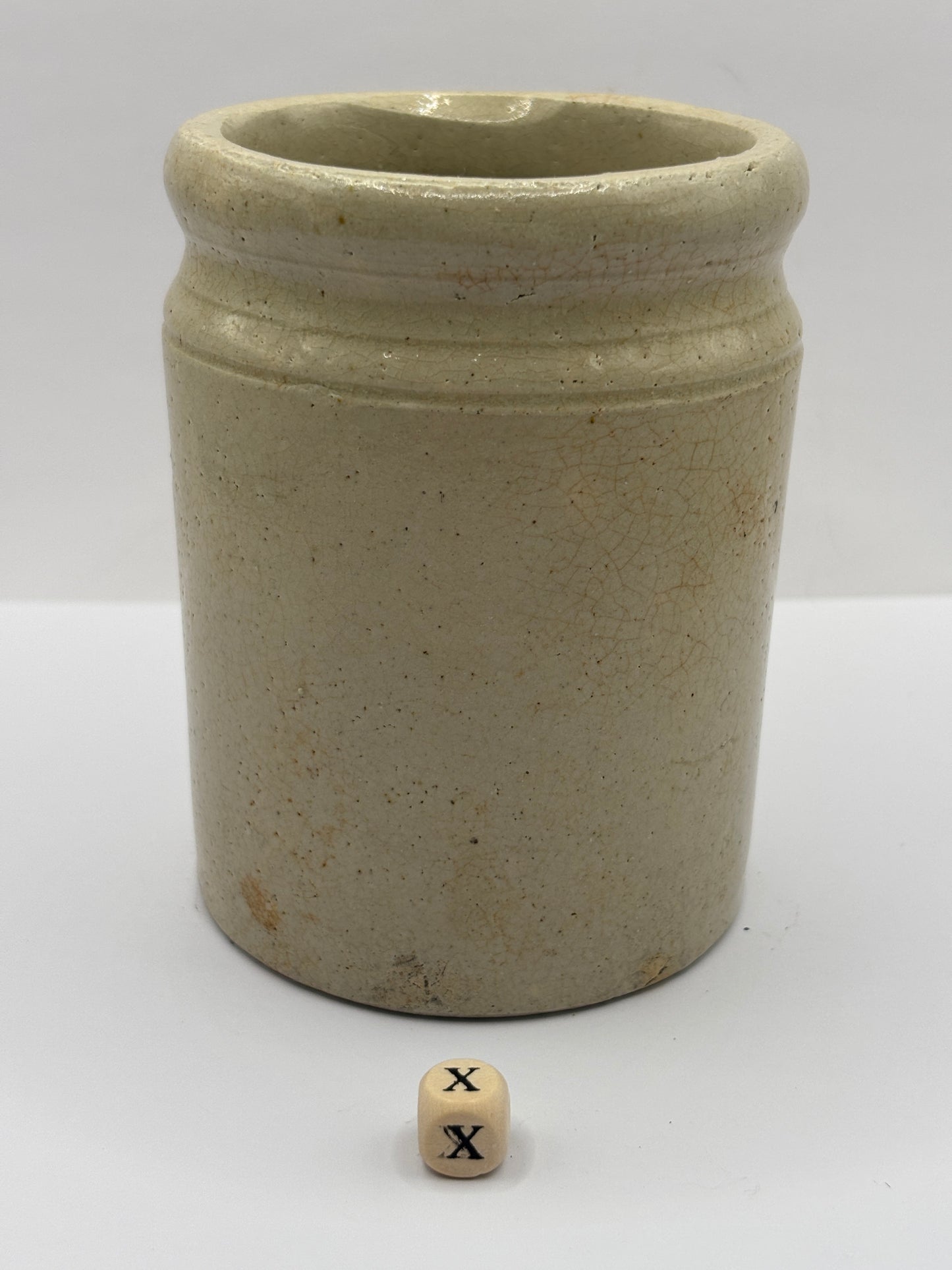 Old 1lb rolled top stoneware jam pot (x)