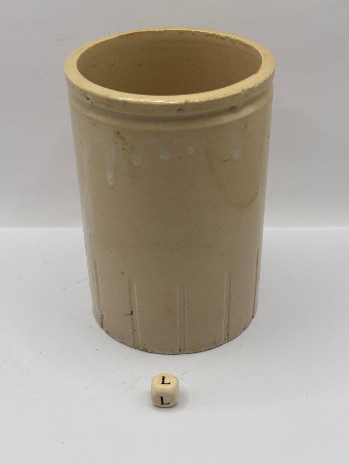 Old 1lb half ribbed stoneware jam pot (L)