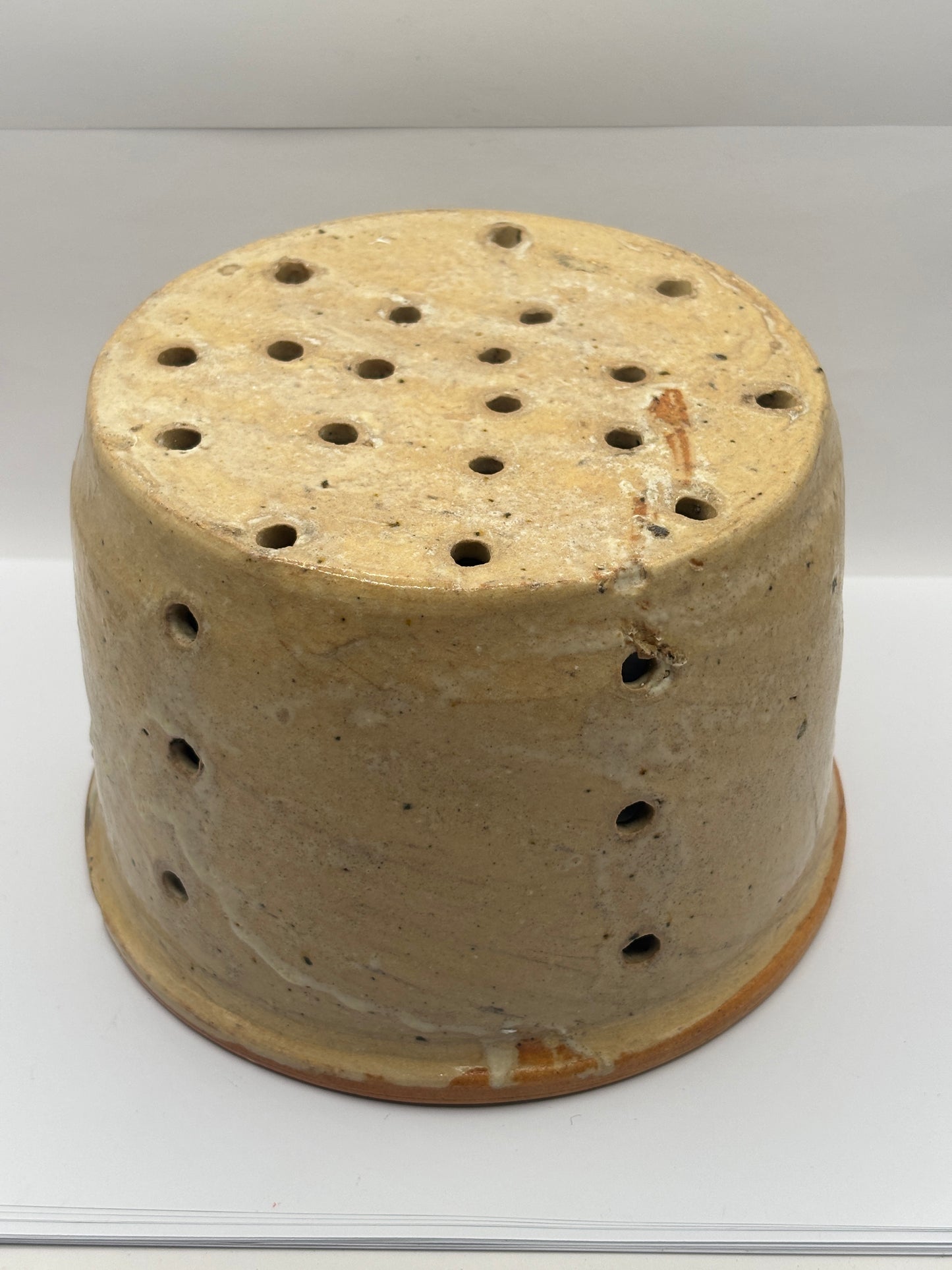 Old french stoneware cheese strainer, cheese mold (e)