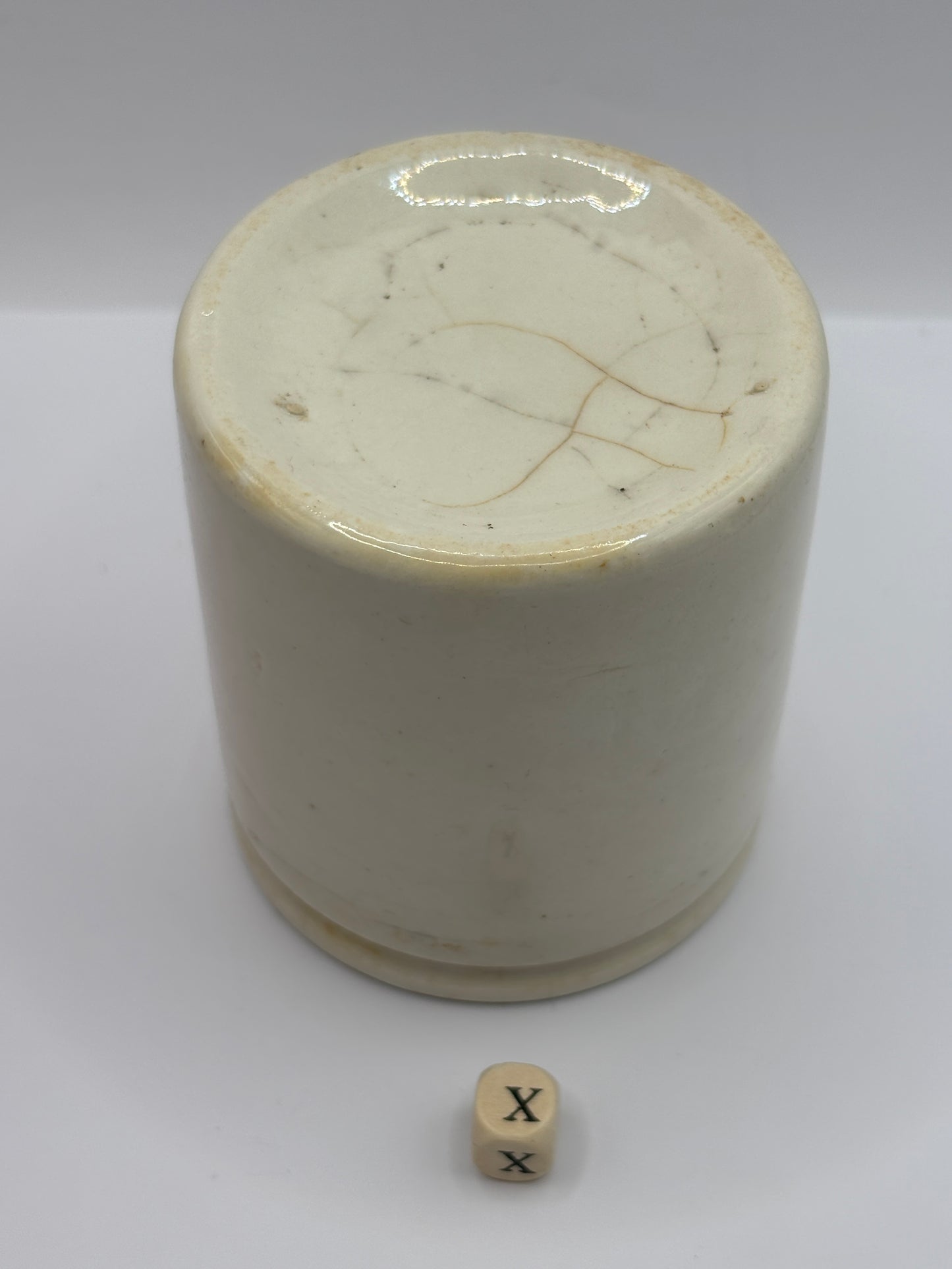 Old chunky stoneware pot (x)