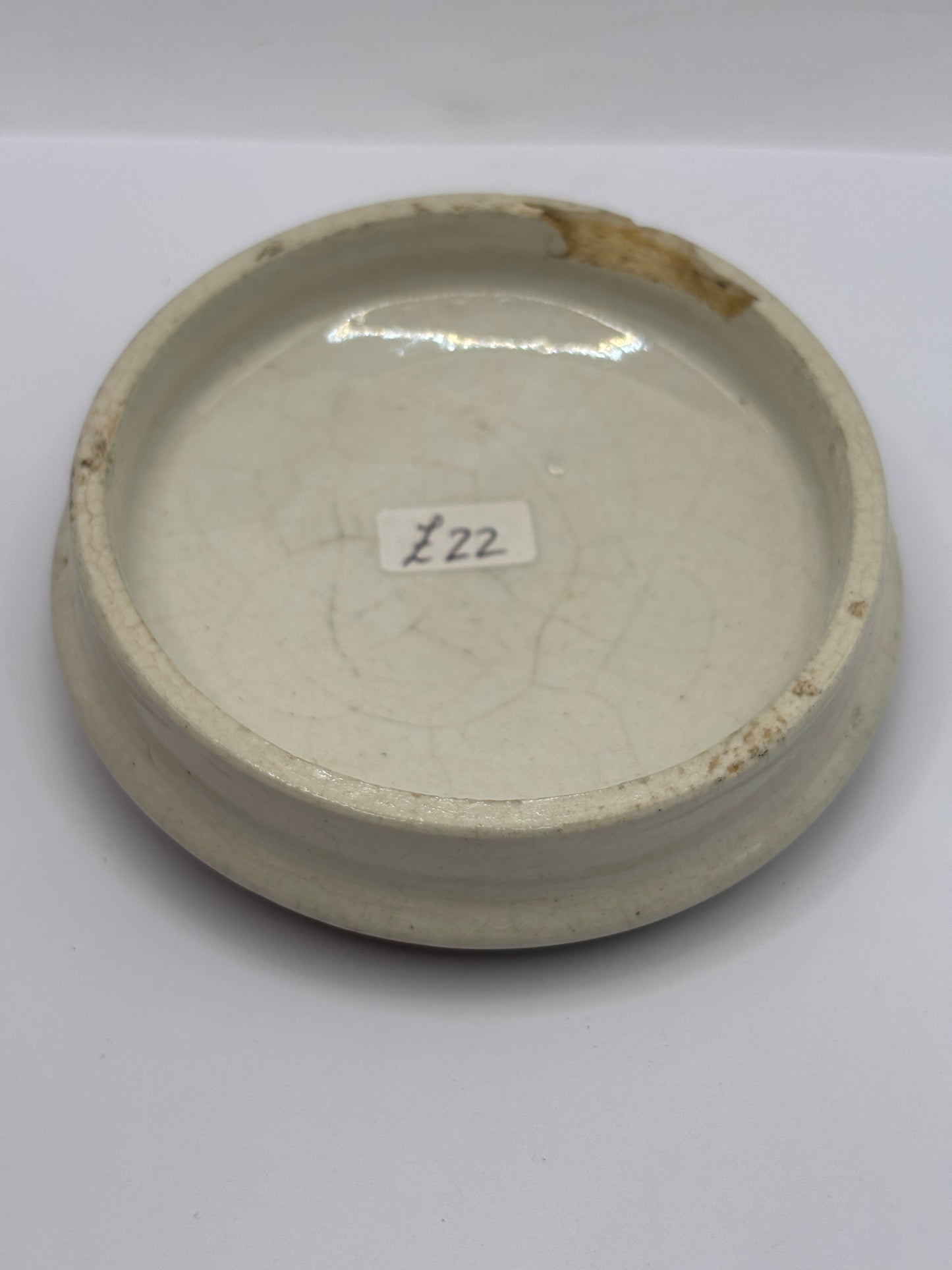 Old Prattware lid, Persuasion. Chipped