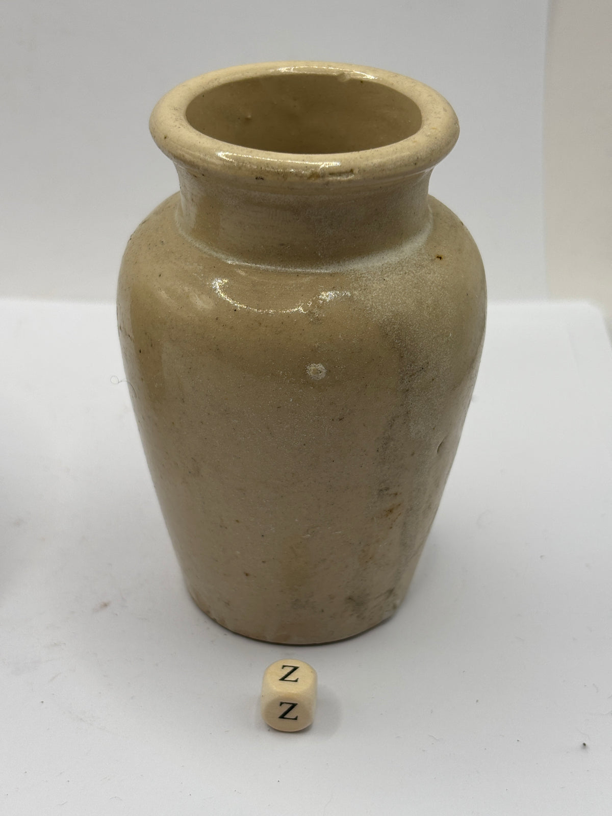 Old advertising cream pot, Carricks Cumberland dairy (z)