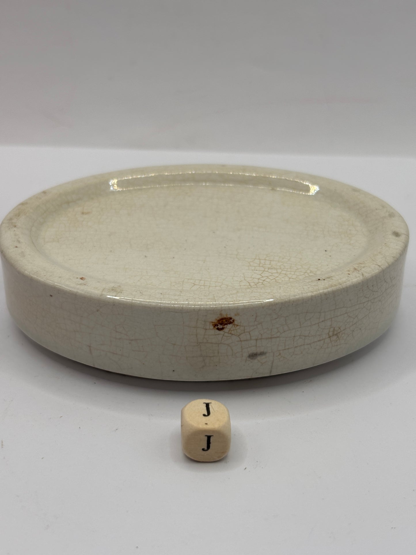 Rare oval shaped pot lid base, stacker (J)