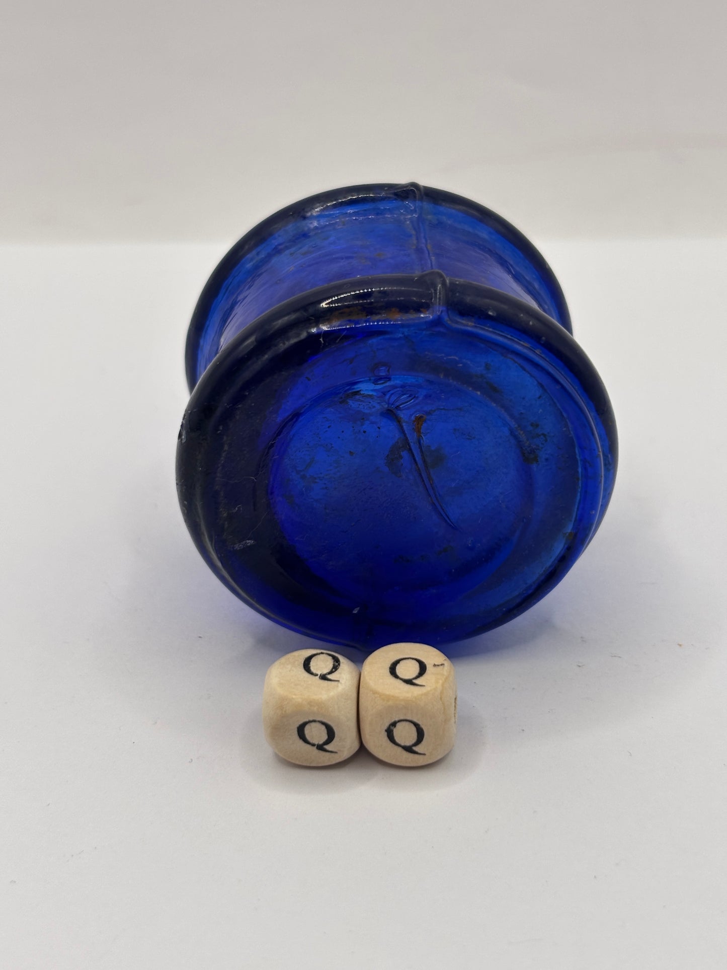Old cobalt blue glass ink bottle, inkwell (QQ)