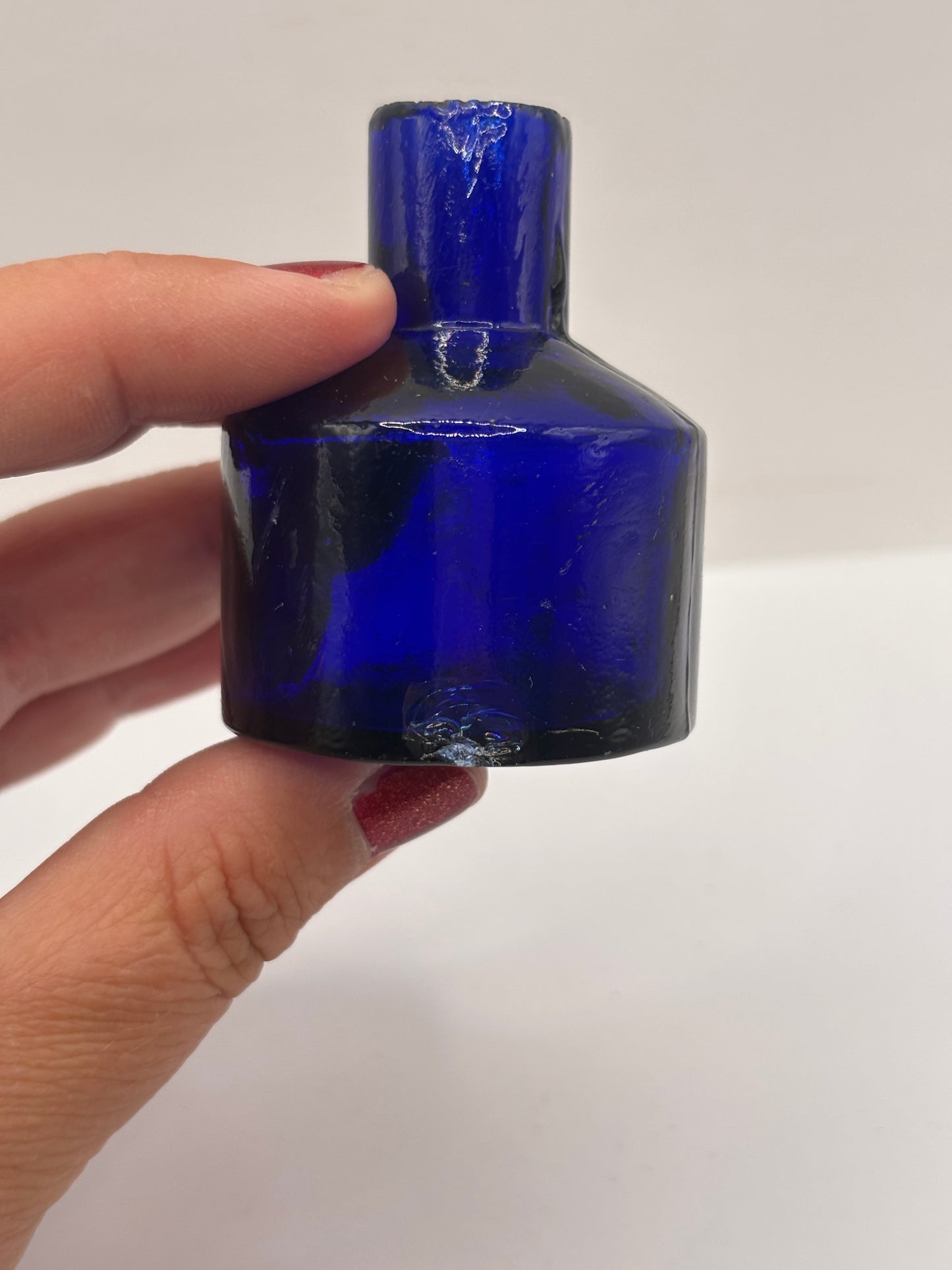 Old cobalt blue glass ink bottle, inkwell, penny ink (KG)