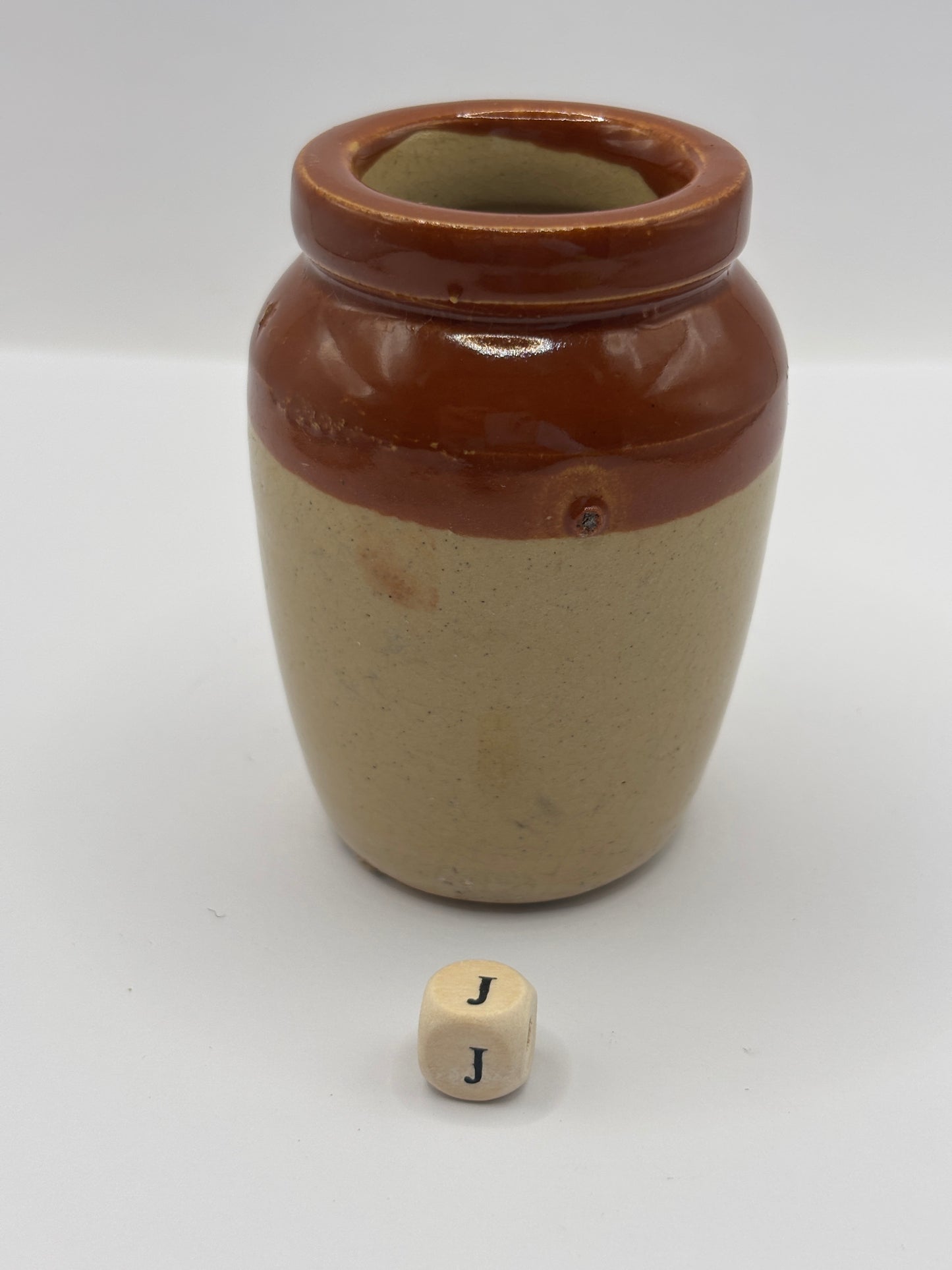 Old Manchester advertising cream pot, Hailwoods rich cream (J)