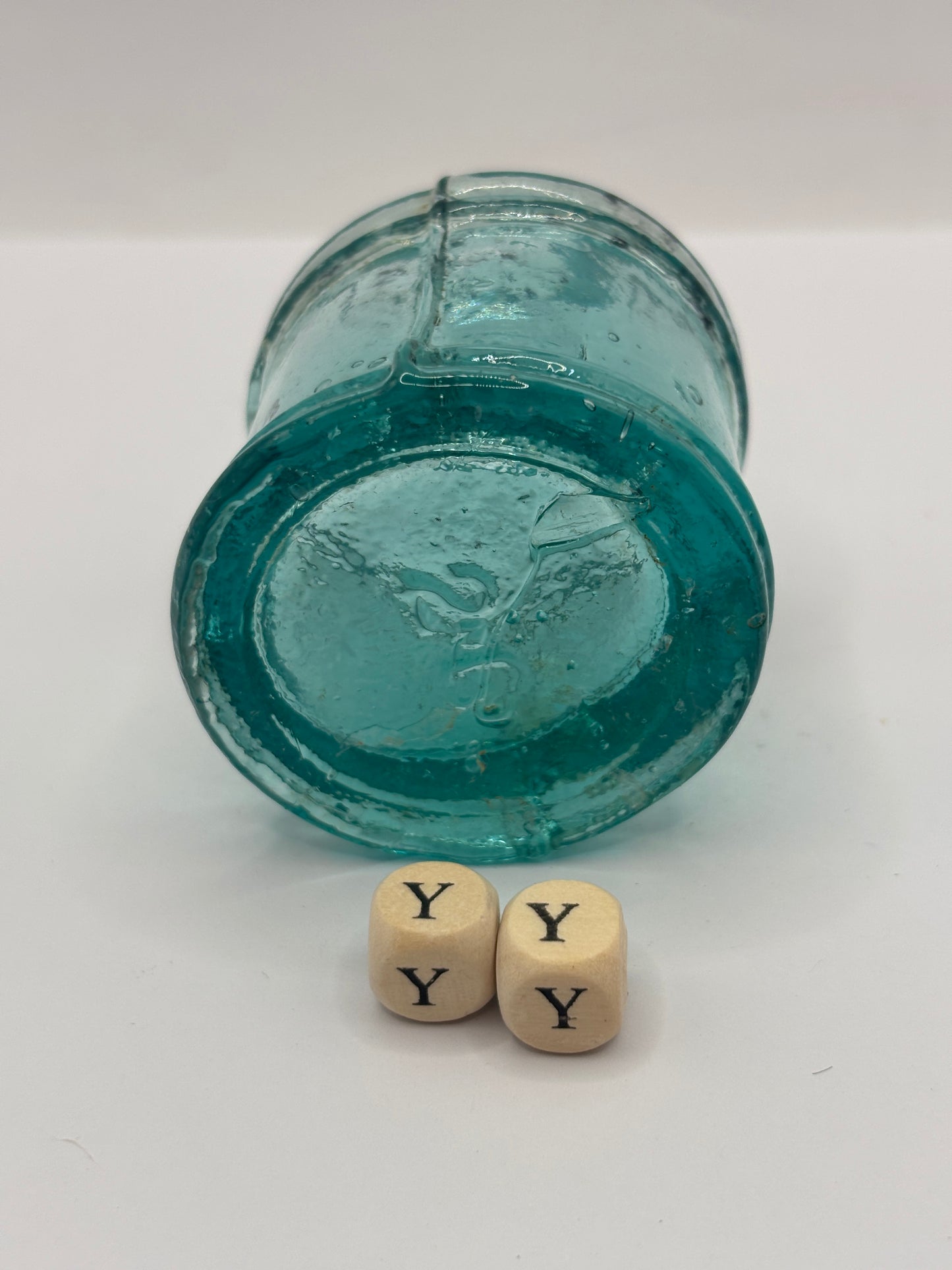 Old dark aqua glass inkwell (YY)