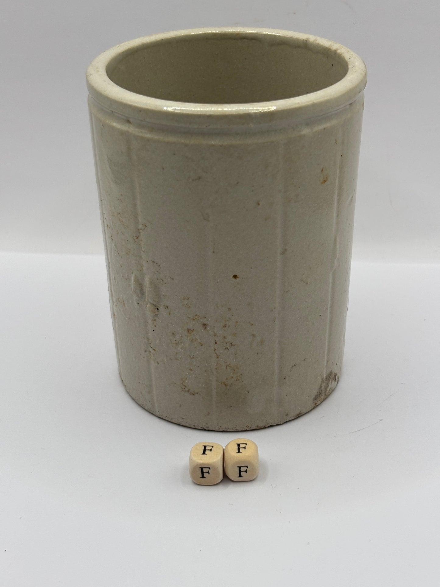 Old 1lb ribbed stoneware jam pot (ff)