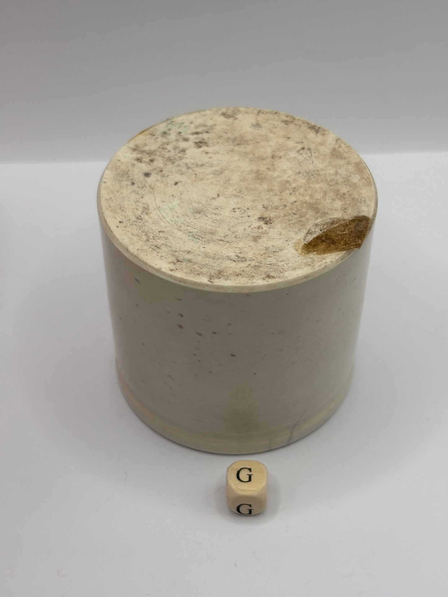Old chunky stoneware pot (G)