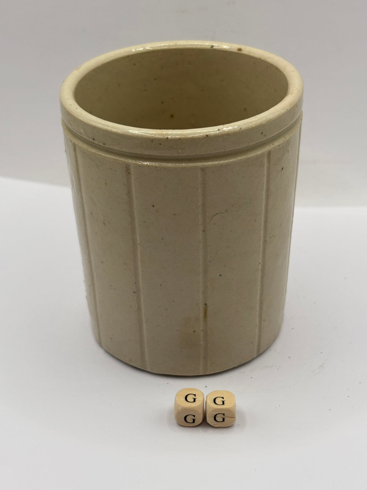 Old 1lb ribbed stoneware jam pot (GG)