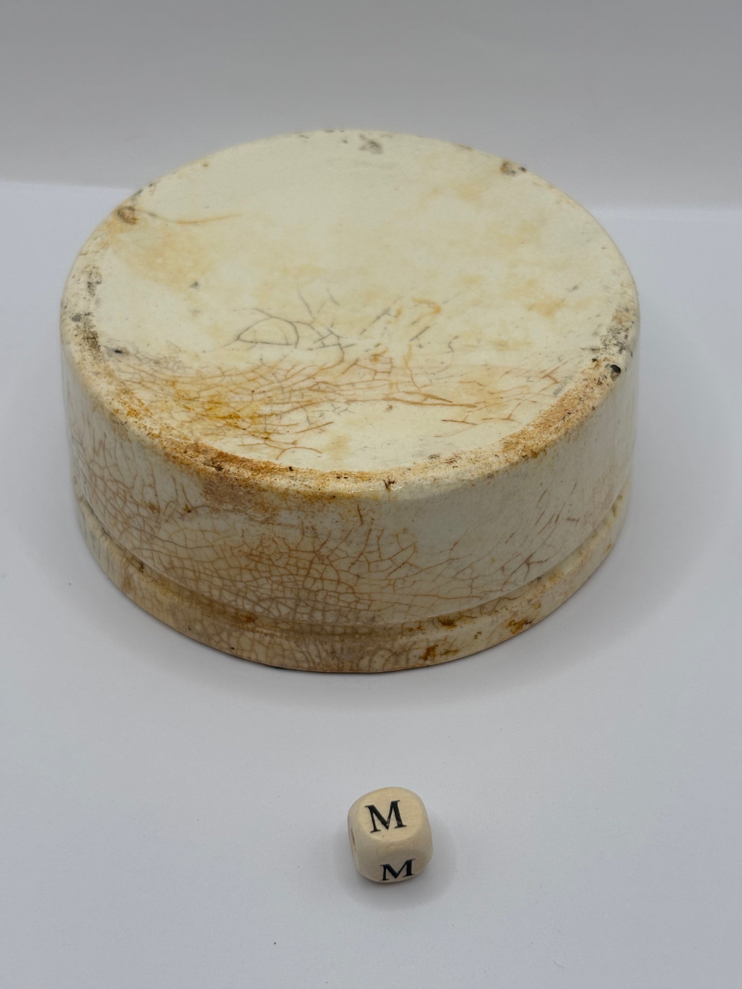 Old plain stoneware meat paste pot, potted meat (m) chipped