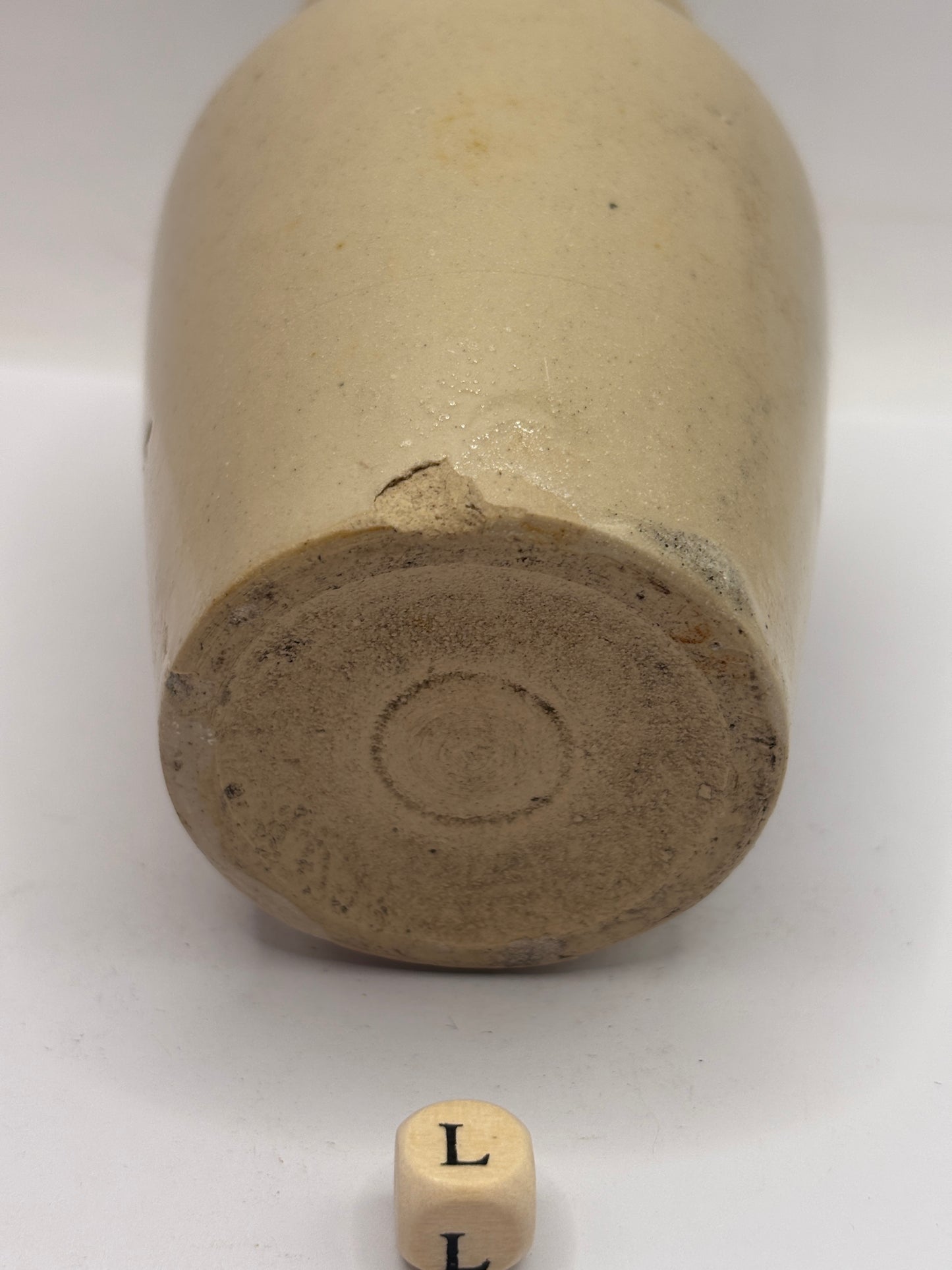 Old advertising cream pot, Carricks Cumberland dairy. Pure thick cream. Small chip (L)