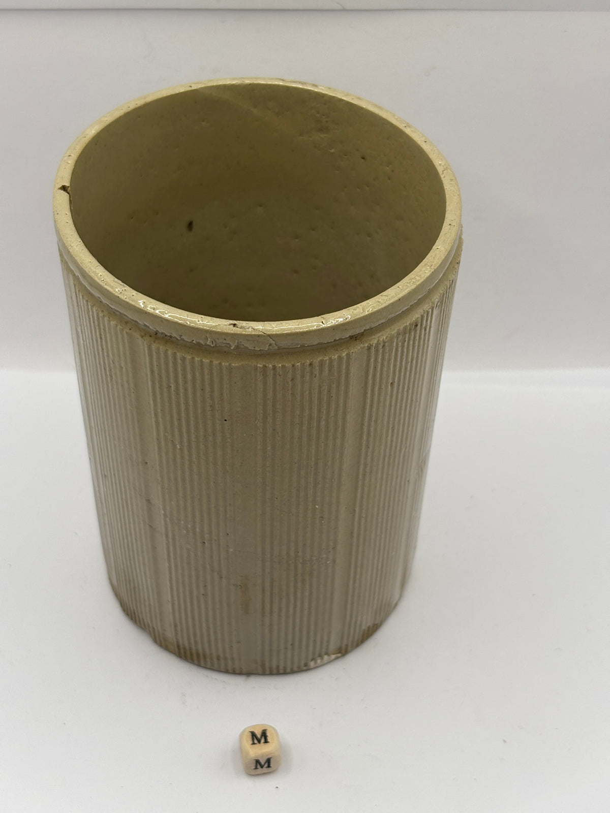 Old 2lb ribbed stoneware jam pot (M)