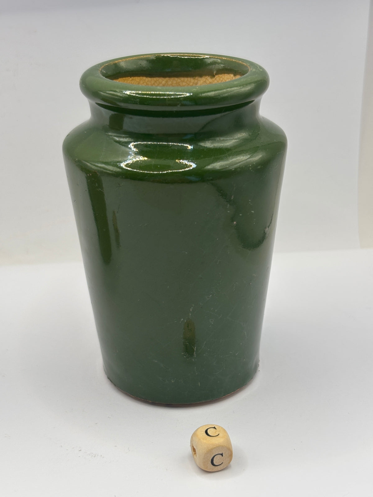 Old Harrogate advertising cream pot 10cms (c)