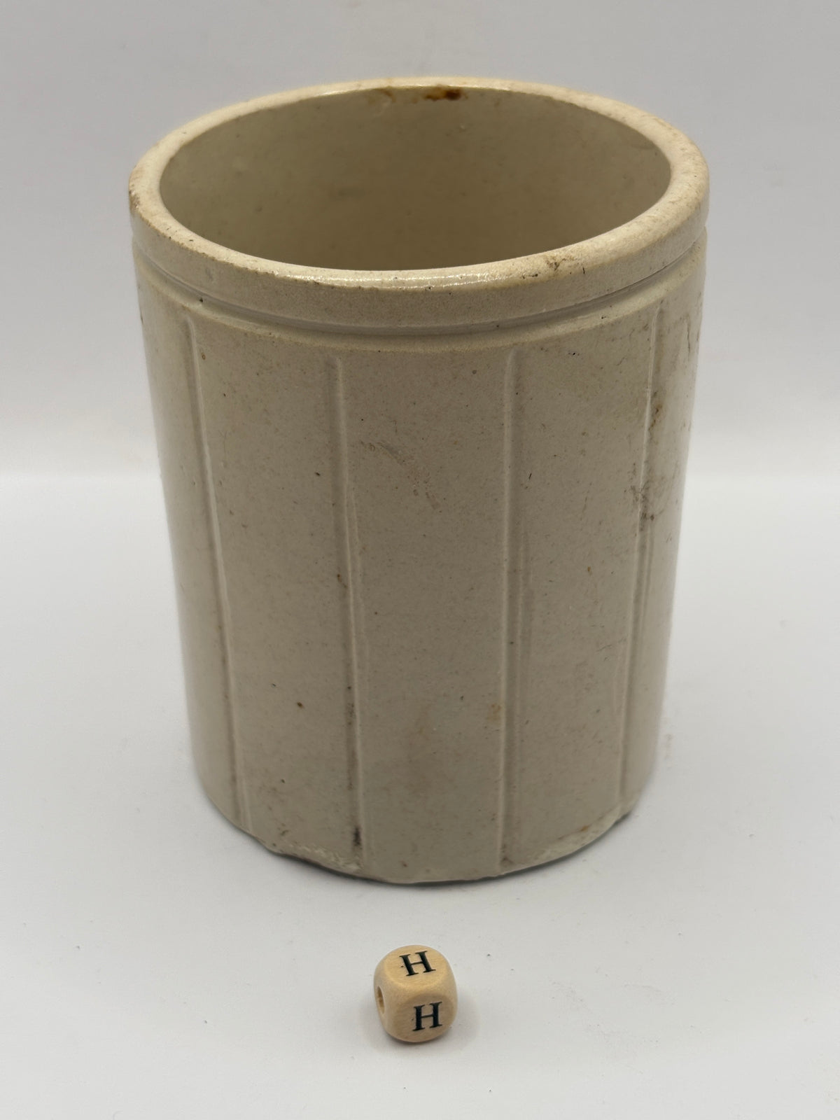Old 1lb ribbed stoneware jam pot (H)