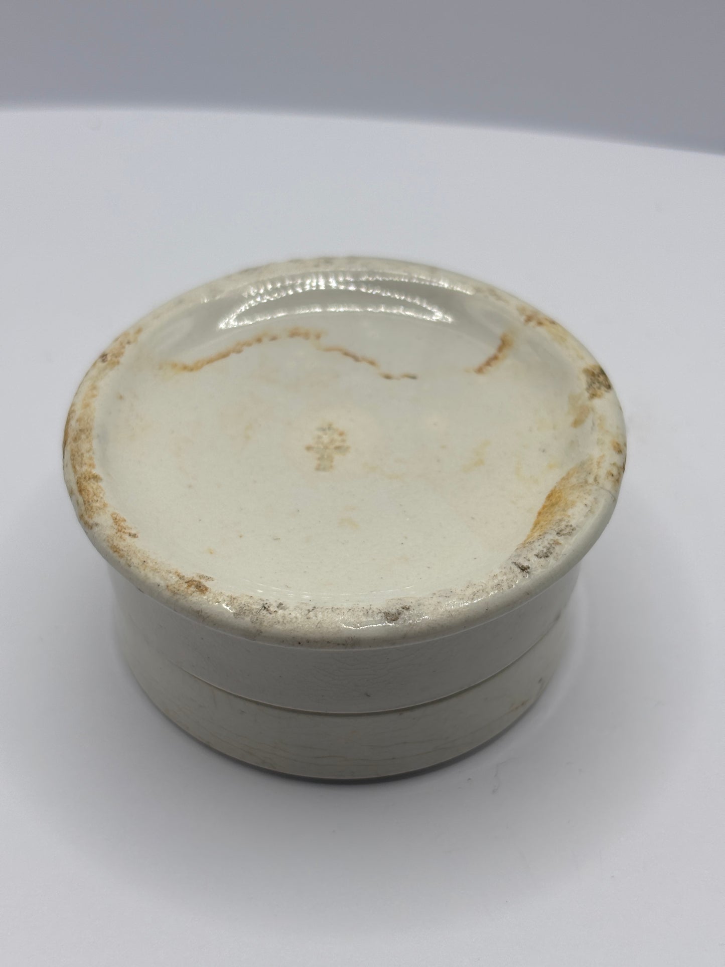 Old plain pot lid and base