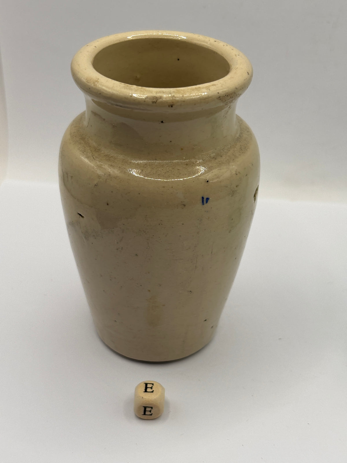 Old advertising cream pot, Carricks Cumberland dairy (E)