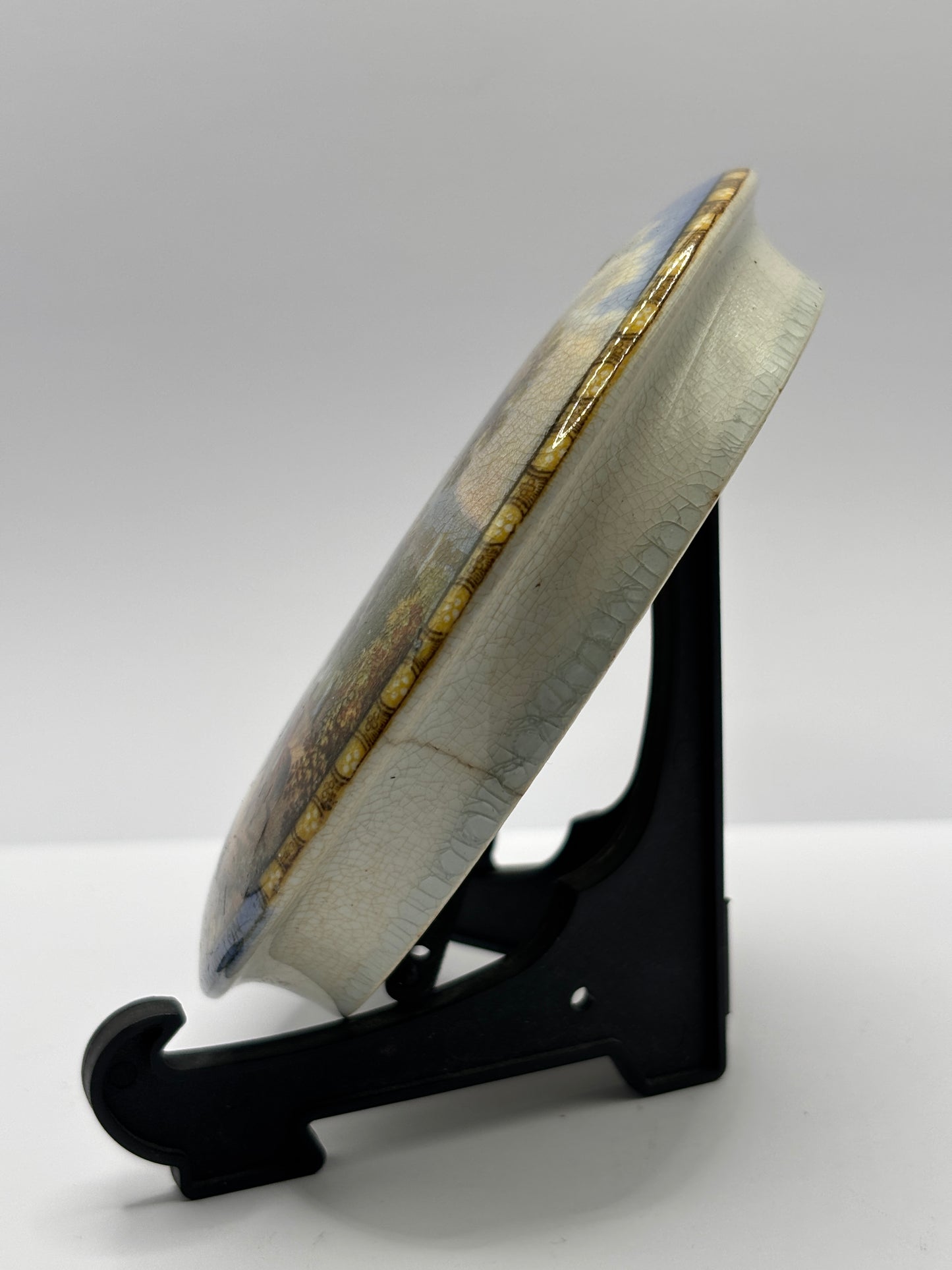 Rare Old Prattware lid, Strathfieldsaye the seat of The duke of wellington