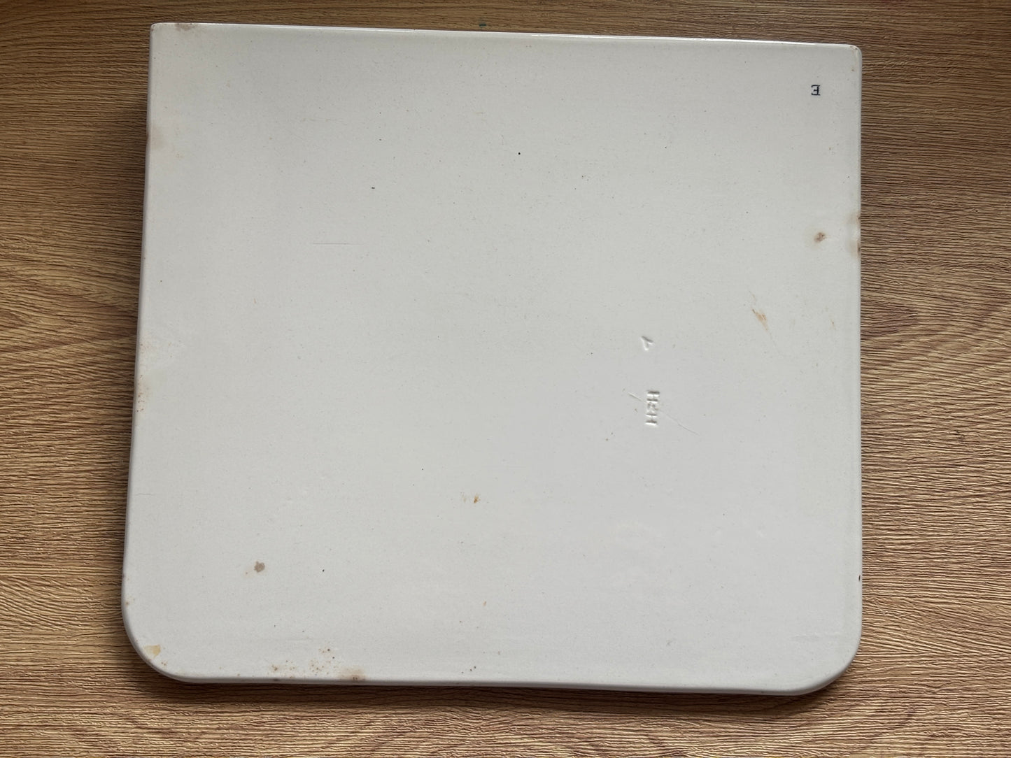 Old ironstone advertising scale plate. Avery. (A)