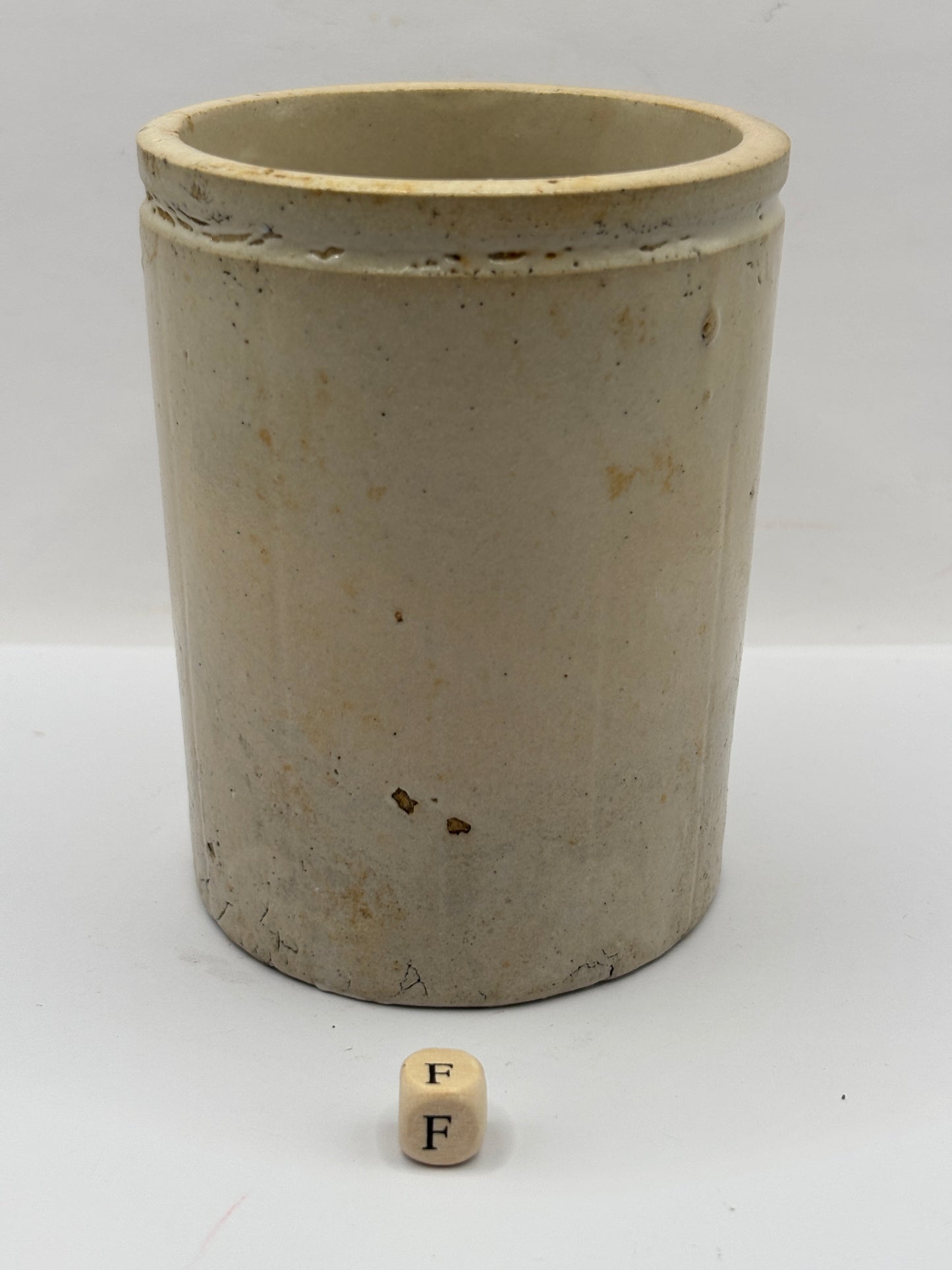 Old 1lb ribbed stoneware jam pot (F)