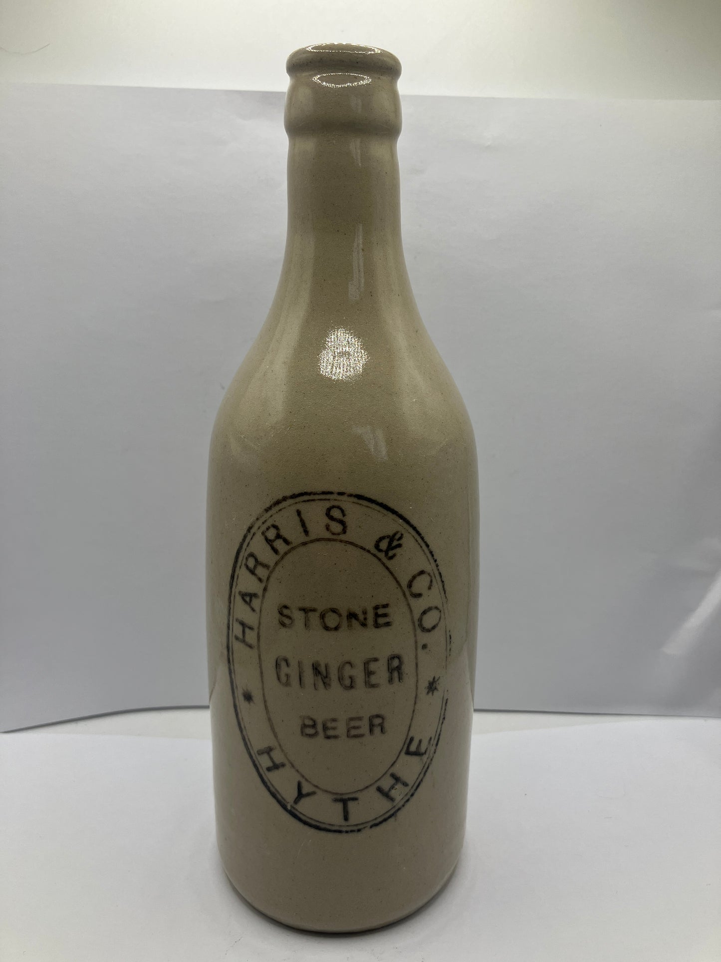 White stoneware ginger beer bottle, Harris & Co