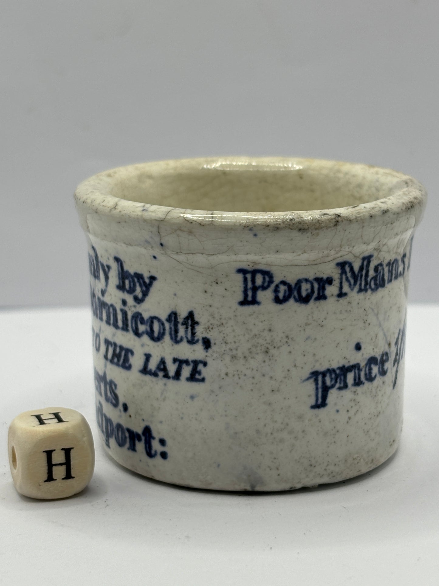 Old Dr Roberts poor mans friend advertising ointment pot (H)