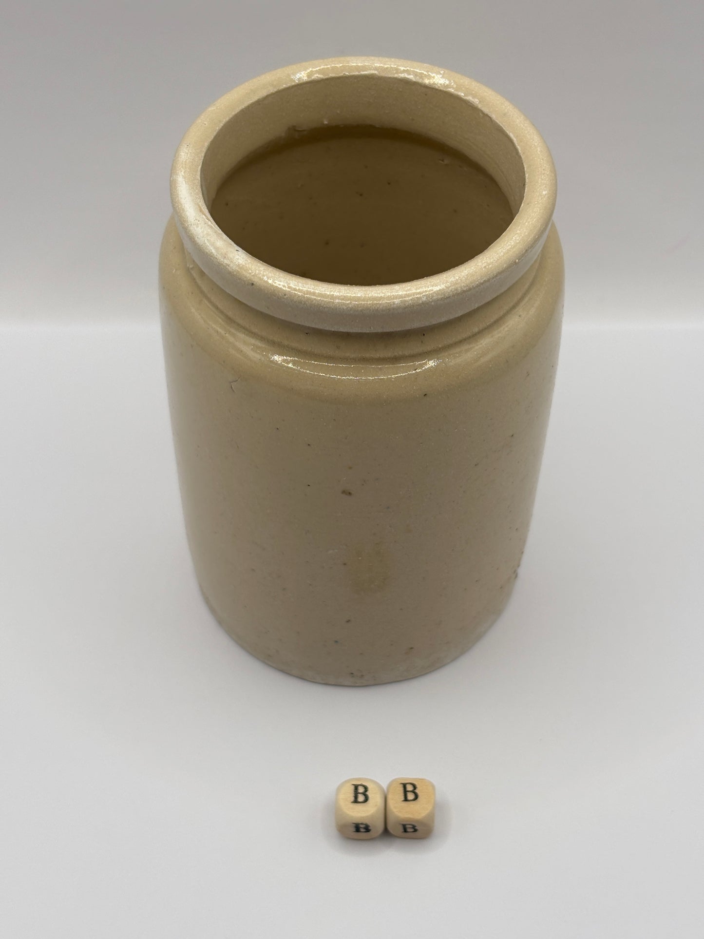 Old 1lb rolled top stoneware jam pot (BB)