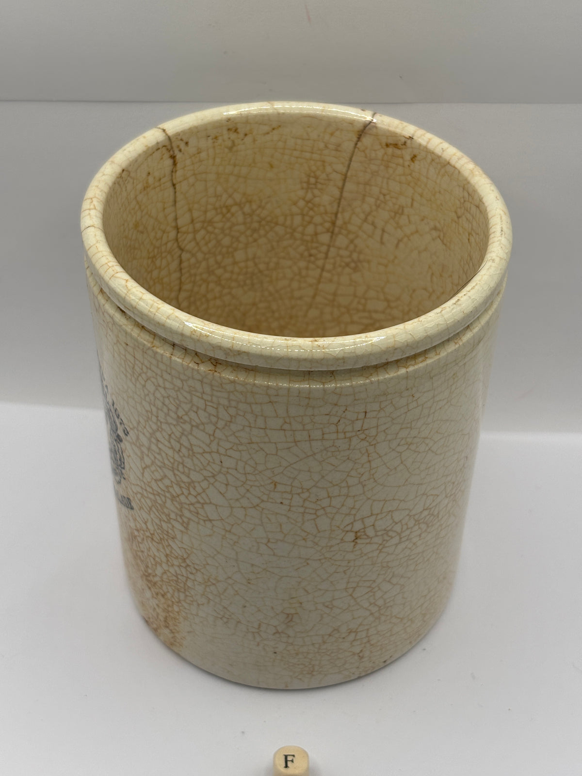 Old large 3lb stoneware marmalade pot, James Keiller Dundee marmalade (F) damaged